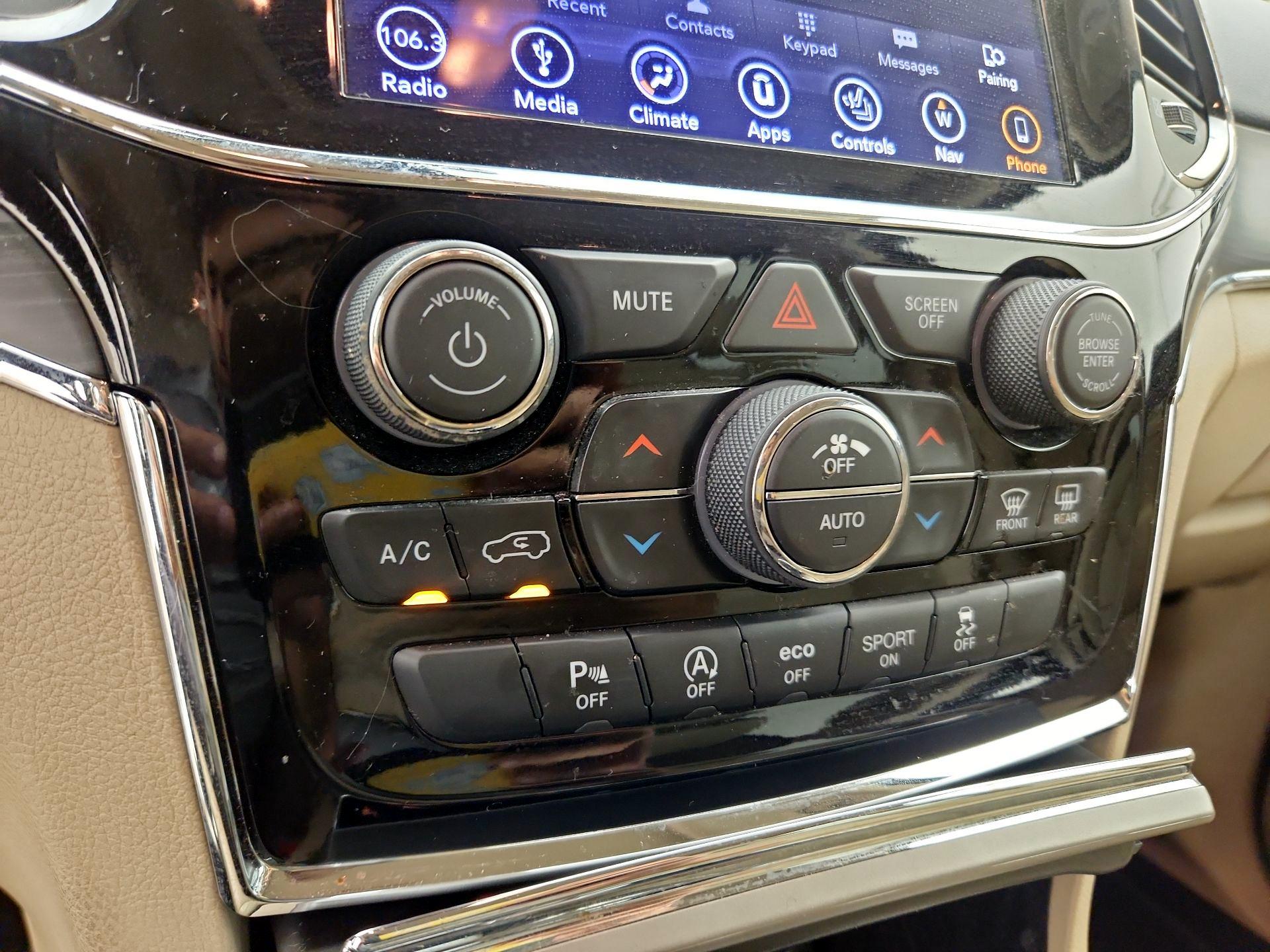 Thumbnail: 2019 Jeep Grand Cherokee - 16