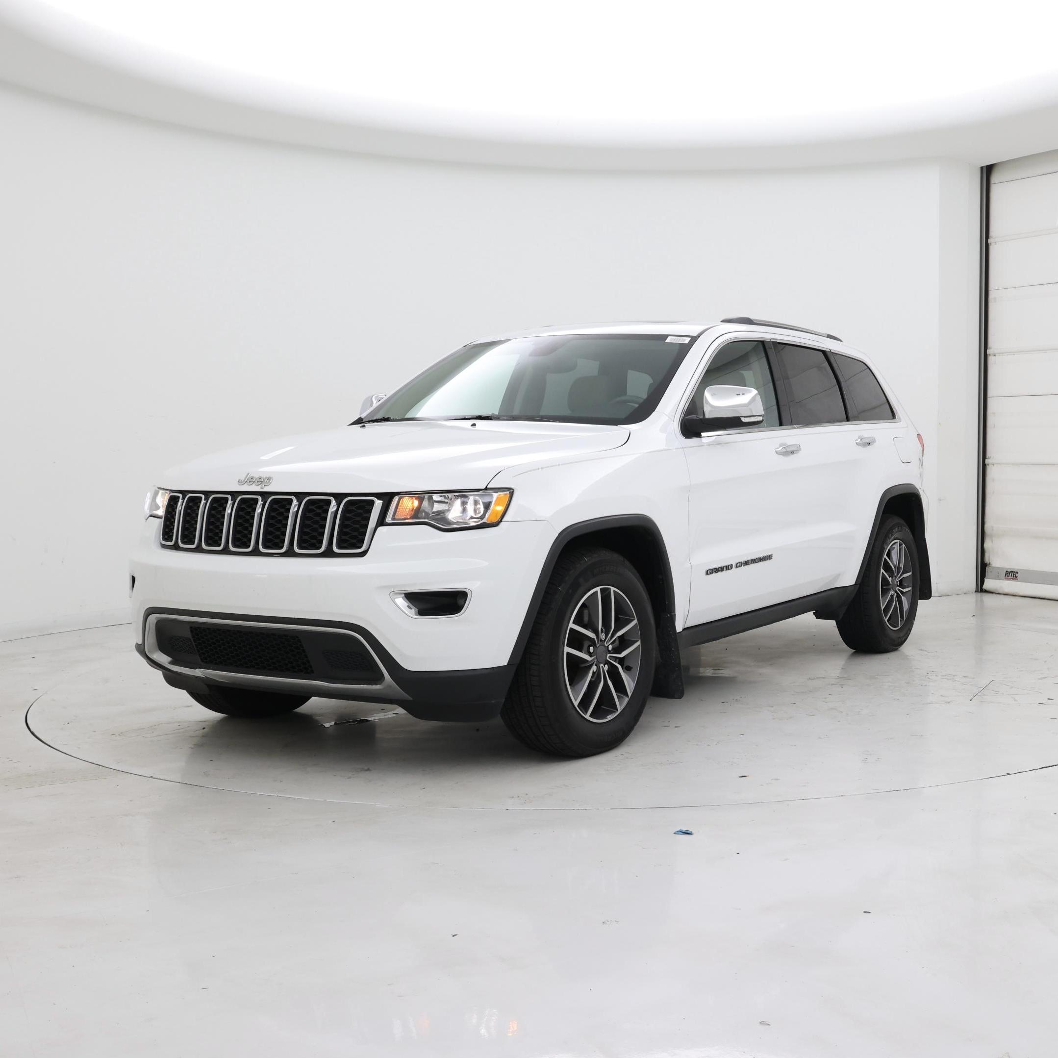 Thumbnail: 2019 Jeep Grand Cherokee - 4