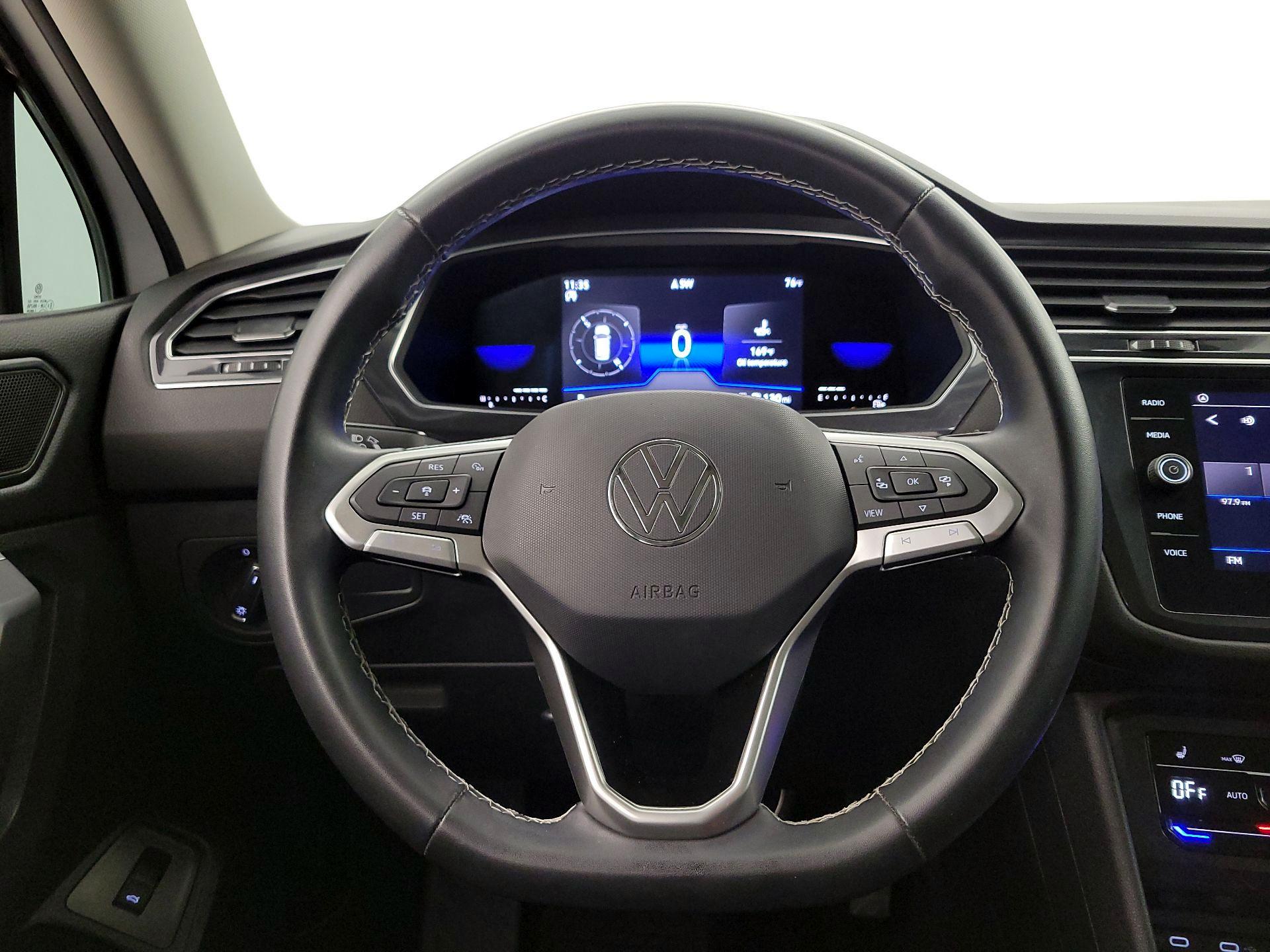 Thumbnail: 2022 Volkswagen Tiguan - 10