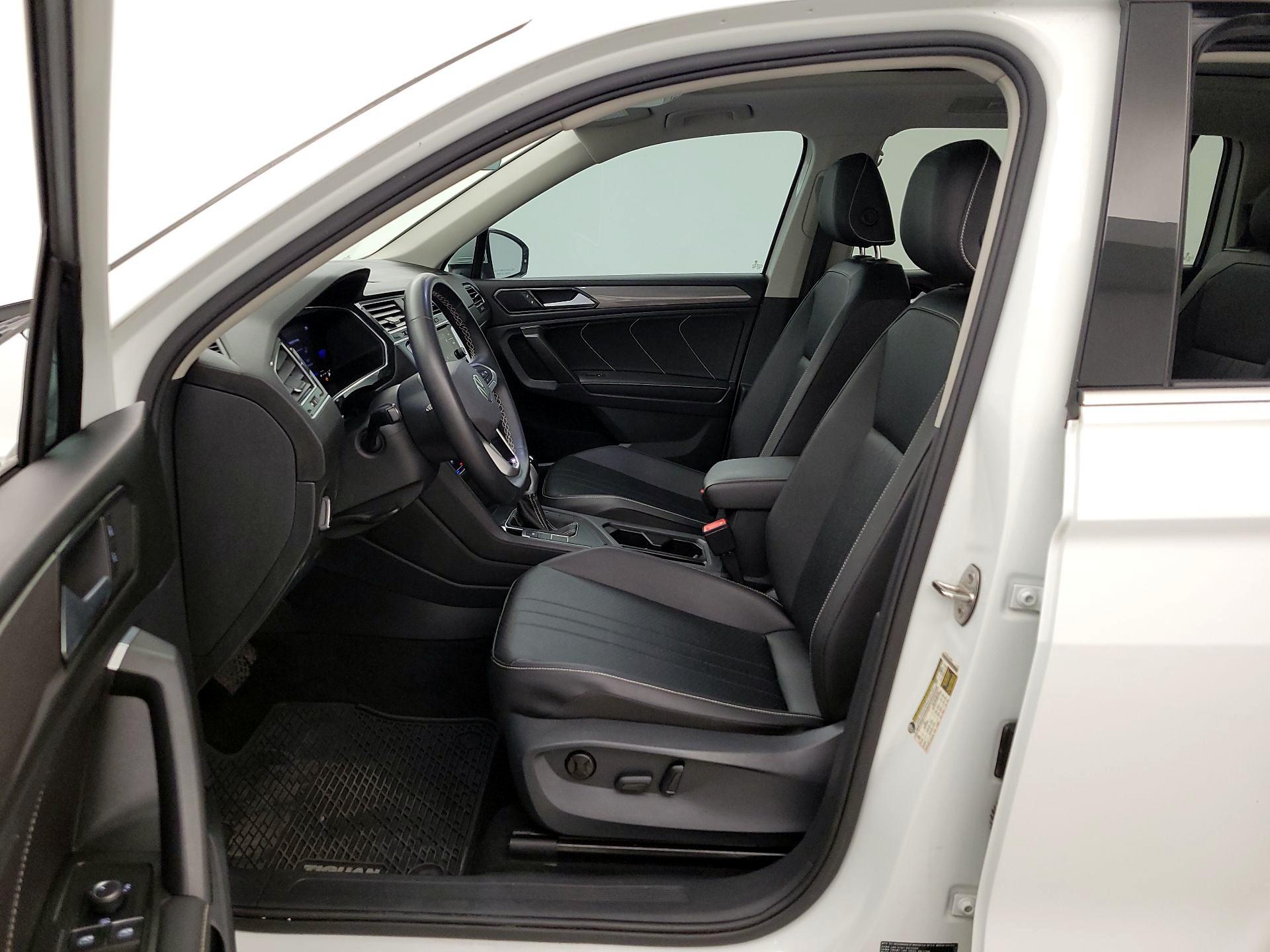 Thumbnail: 2022 Volkswagen Tiguan - 11