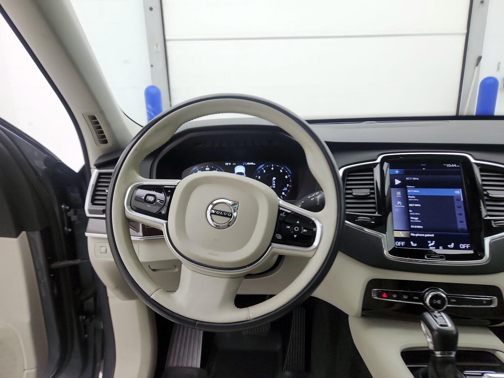 Thumbnail: 2017 Volvo XC90 - 10
