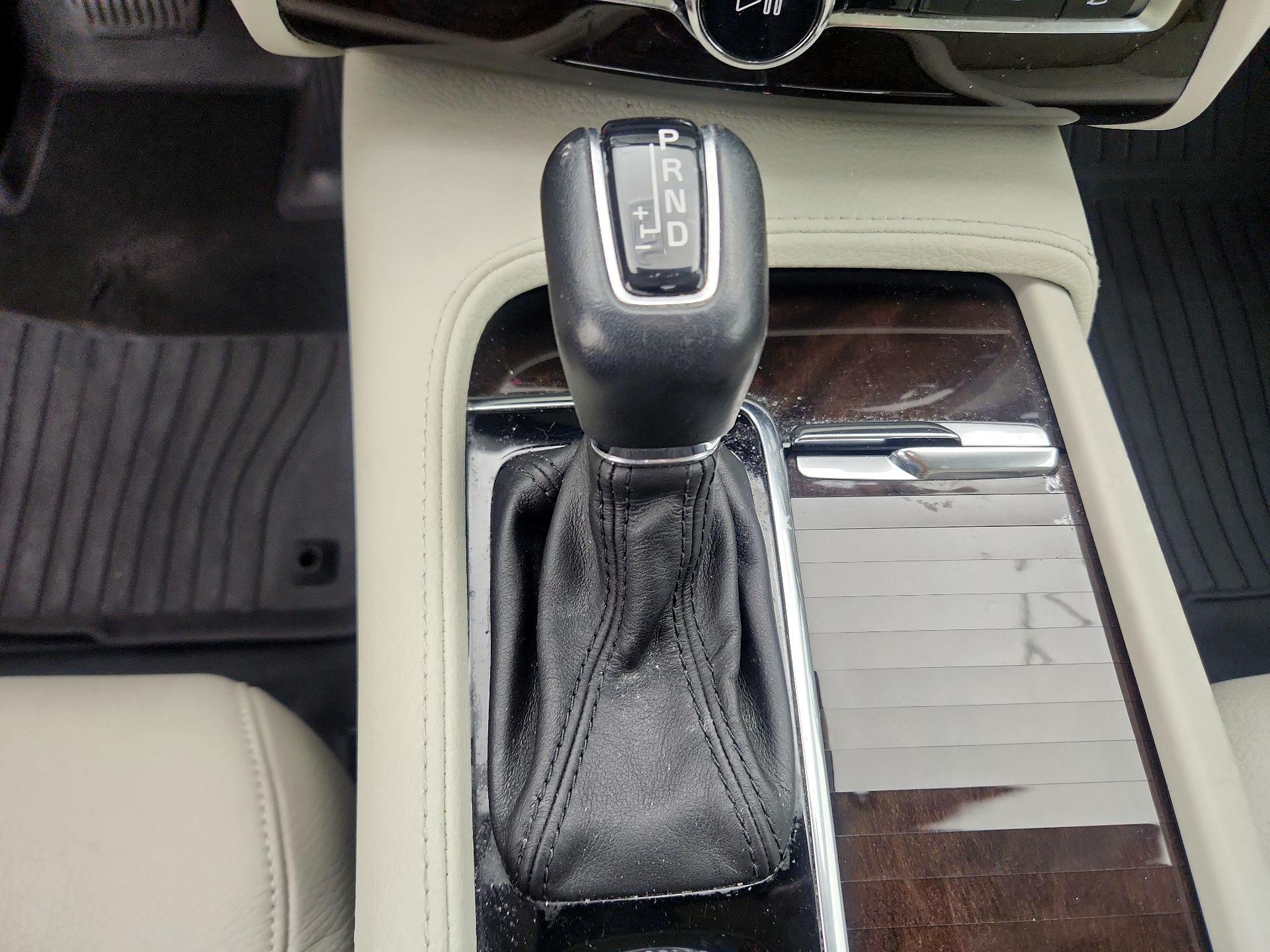 Thumbnail: 2017 Volvo XC90 - 17