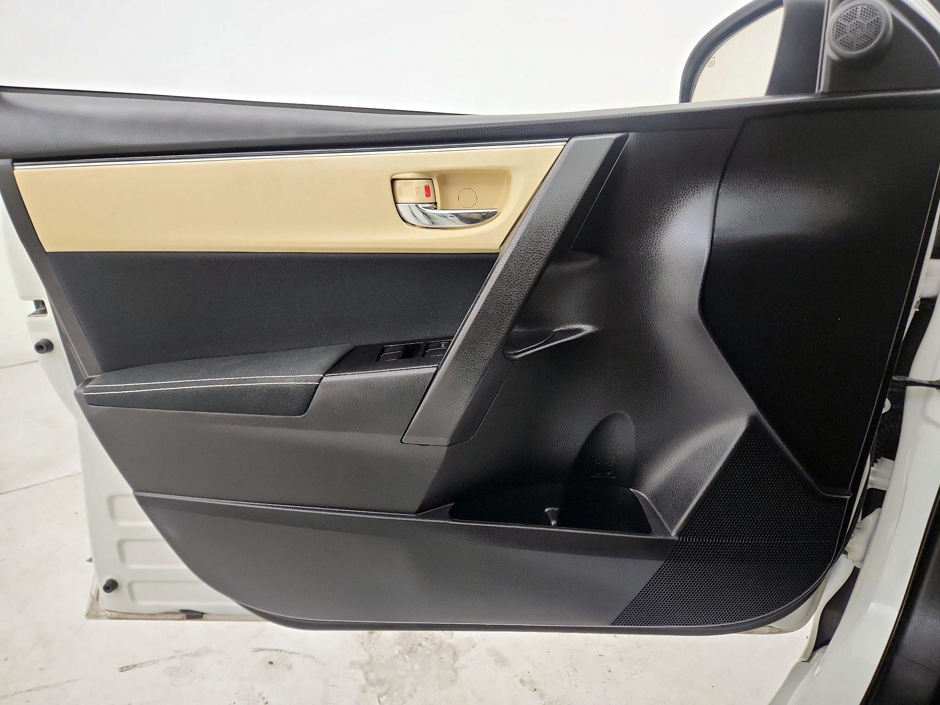 Thumbnail: 2018 Toyota Corolla - 12