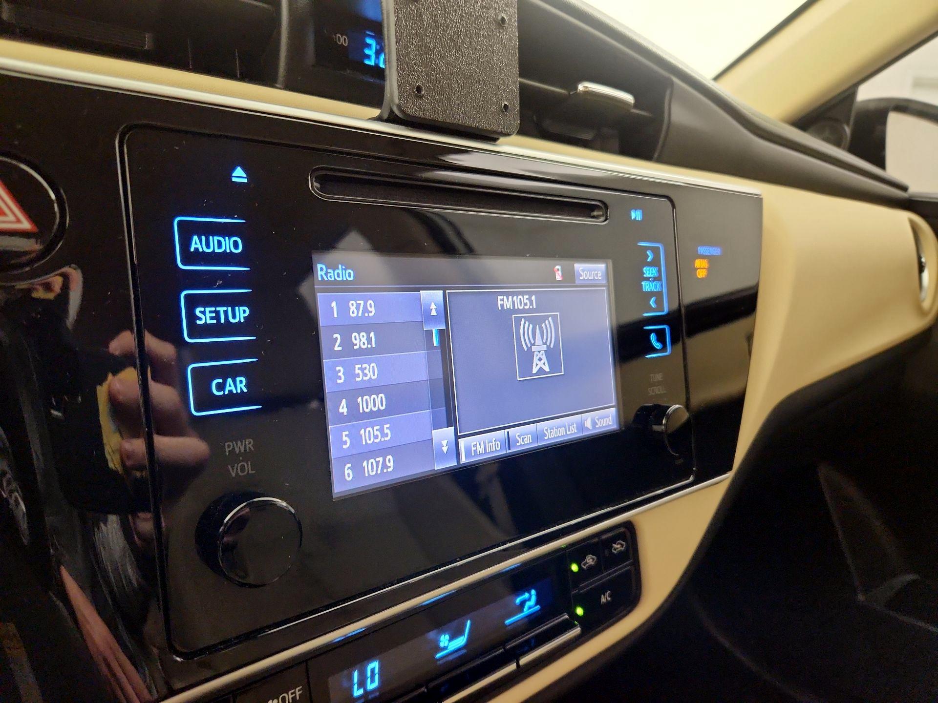 Thumbnail: 2018 Toyota Corolla - 15