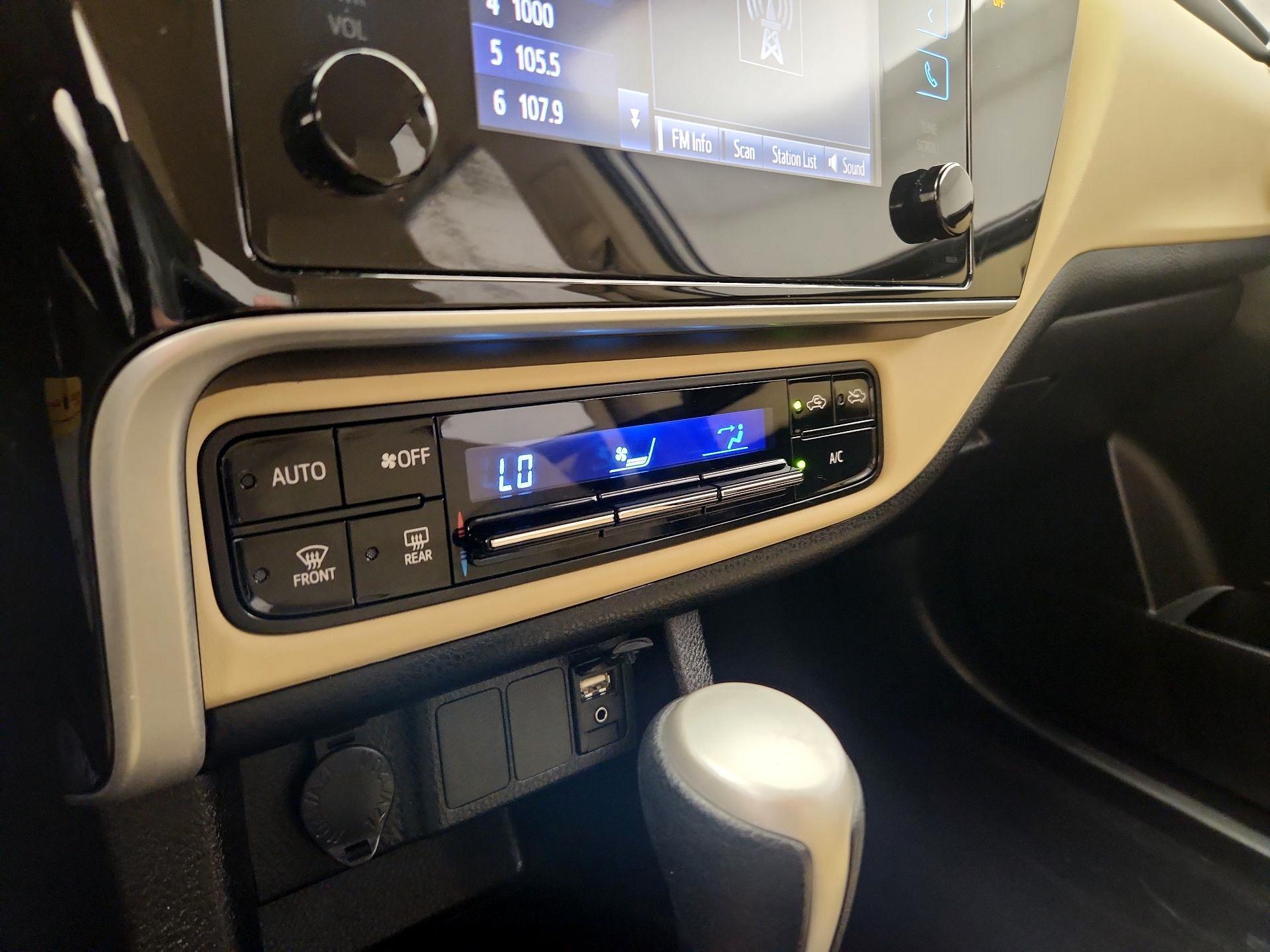 Thumbnail: 2018 Toyota Corolla - 16