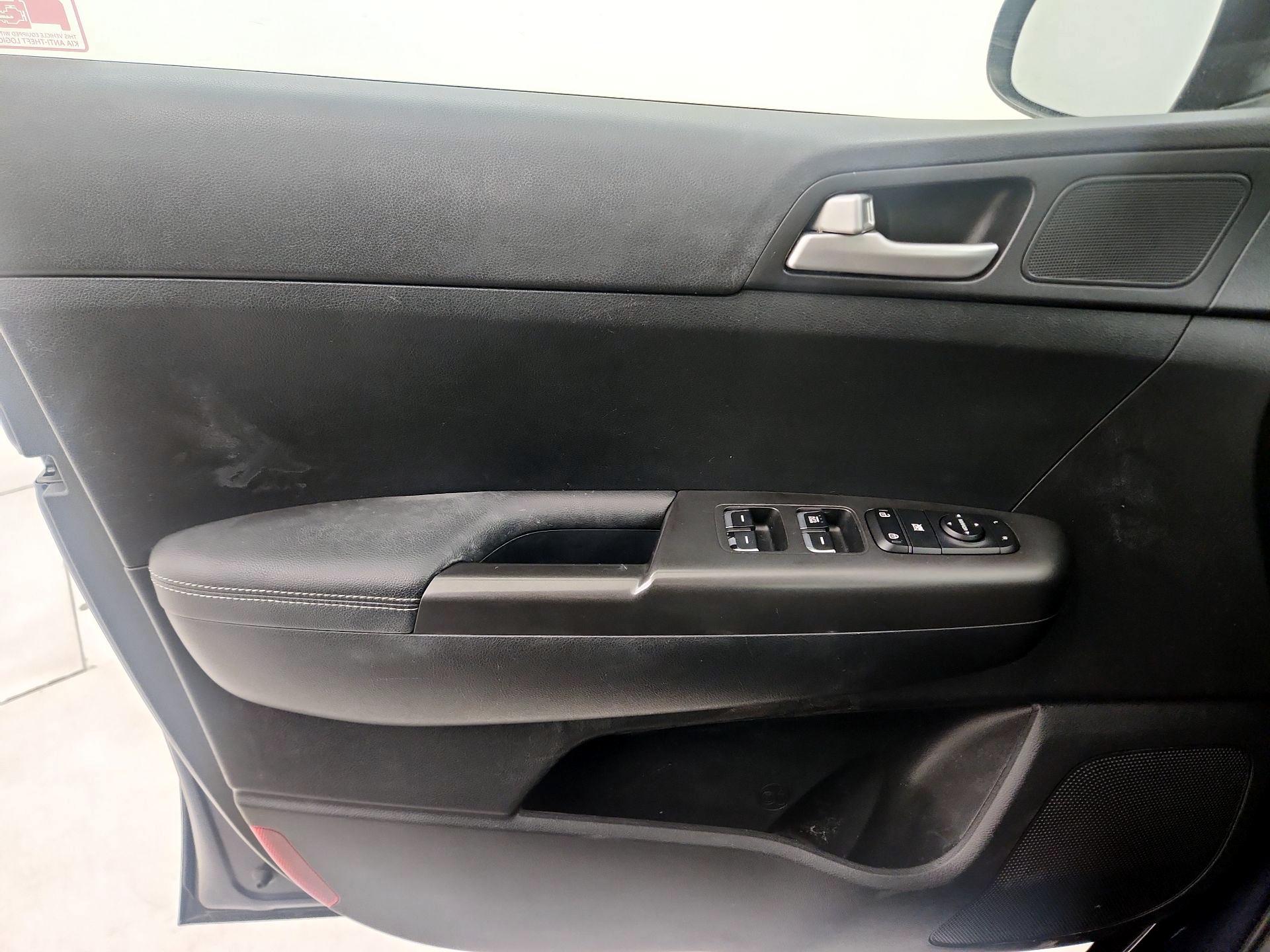 Thumbnail: 2018 Kia Sportage - 12