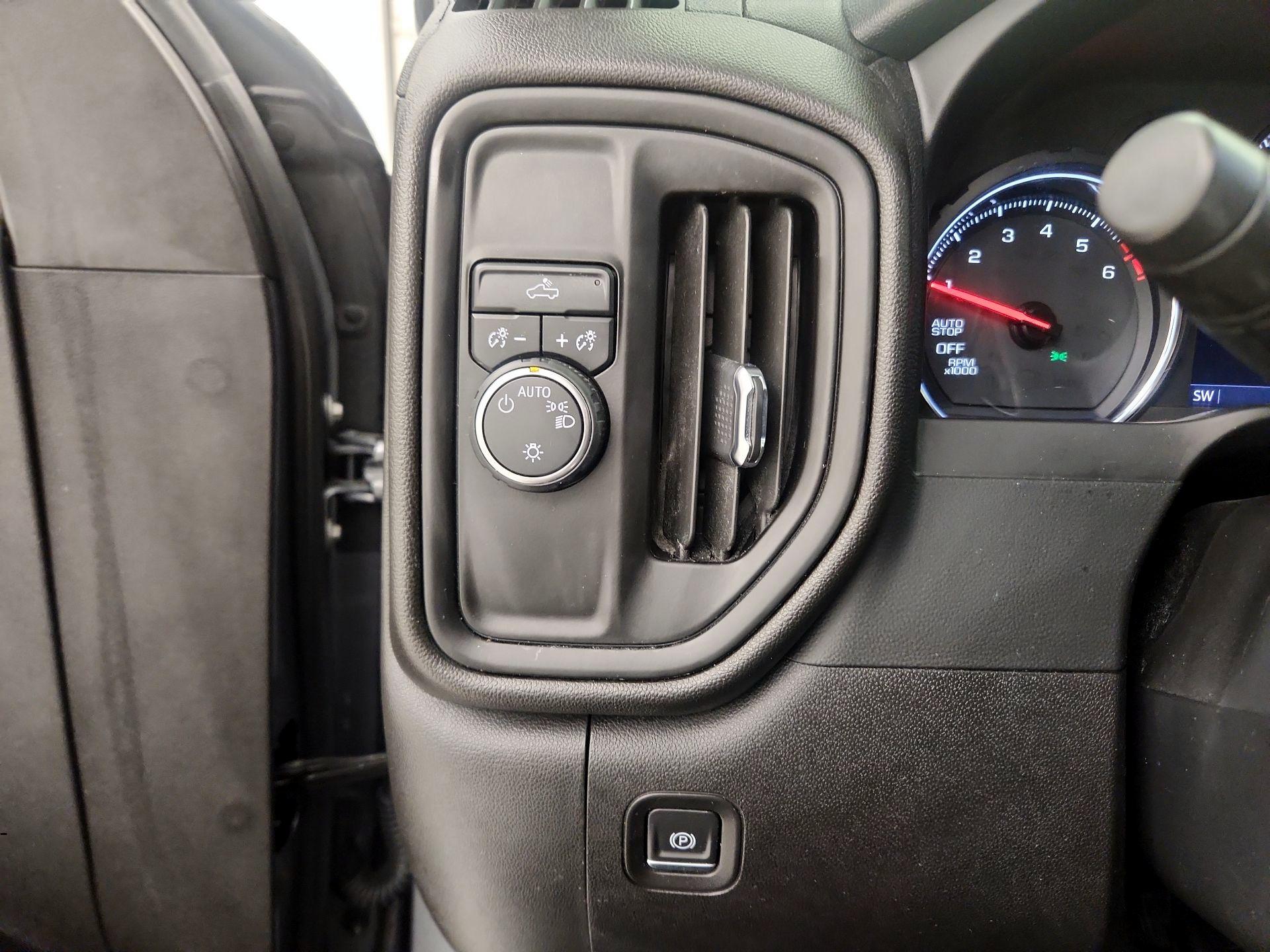 Thumbnail: 2021 Chevrolet Silverado 1500 - 13