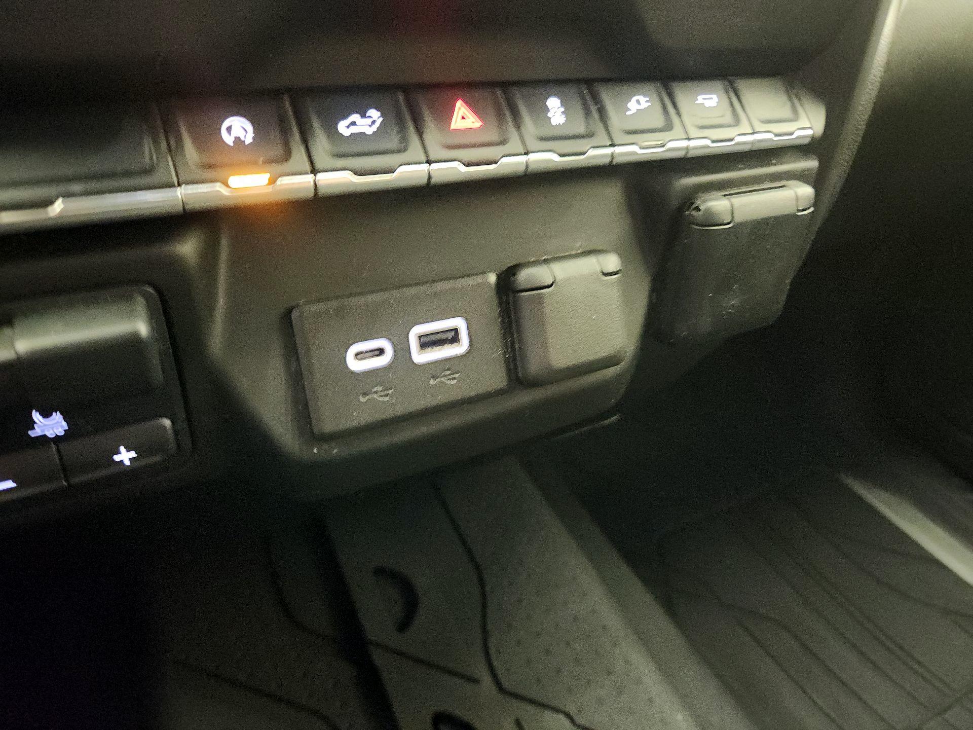 Thumbnail: 2021 Chevrolet Silverado 1500 - 18