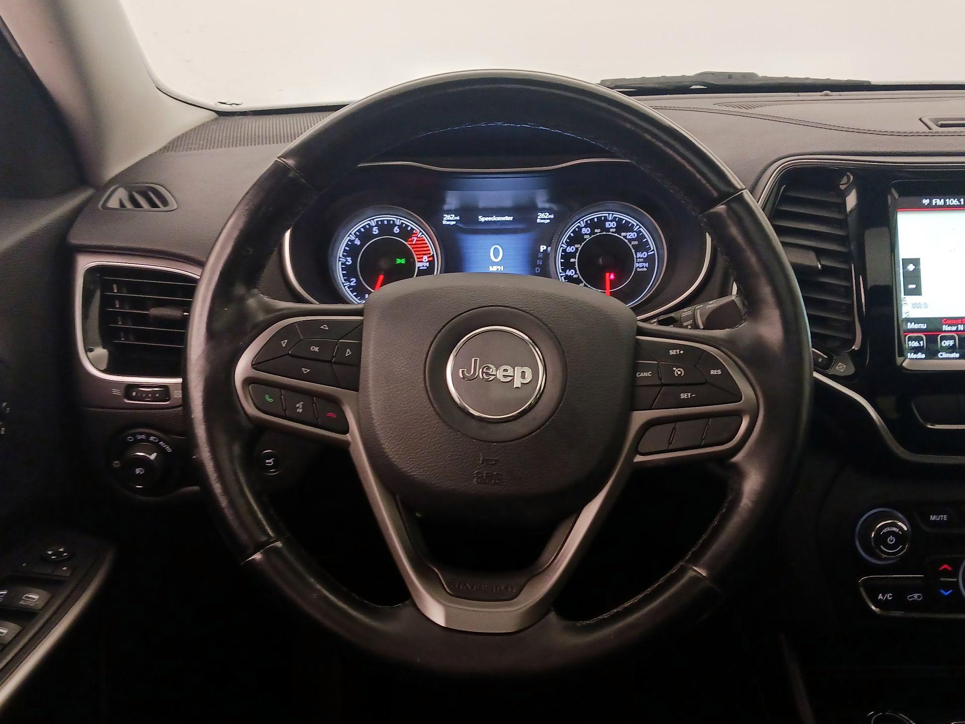 Thumbnail: 2020 Jeep Cherokee - 10