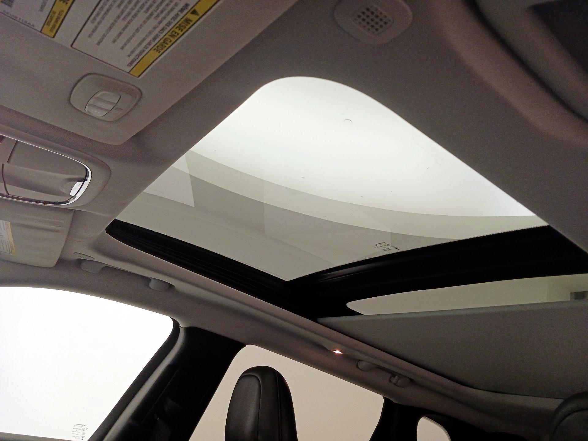 Thumbnail: 2020 Jeep Cherokee - 20