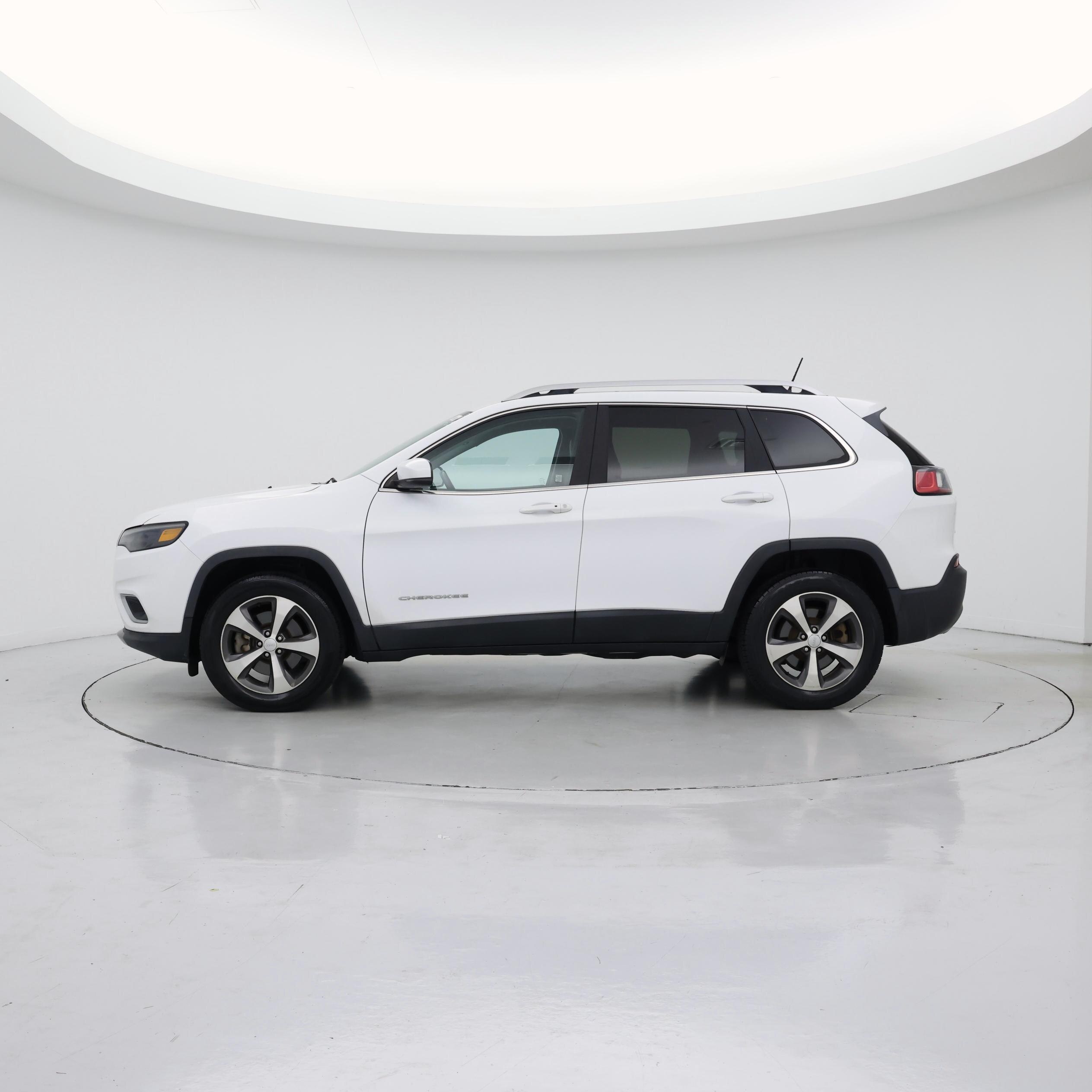 Thumbnail: 2020 Jeep Cherokee - 3