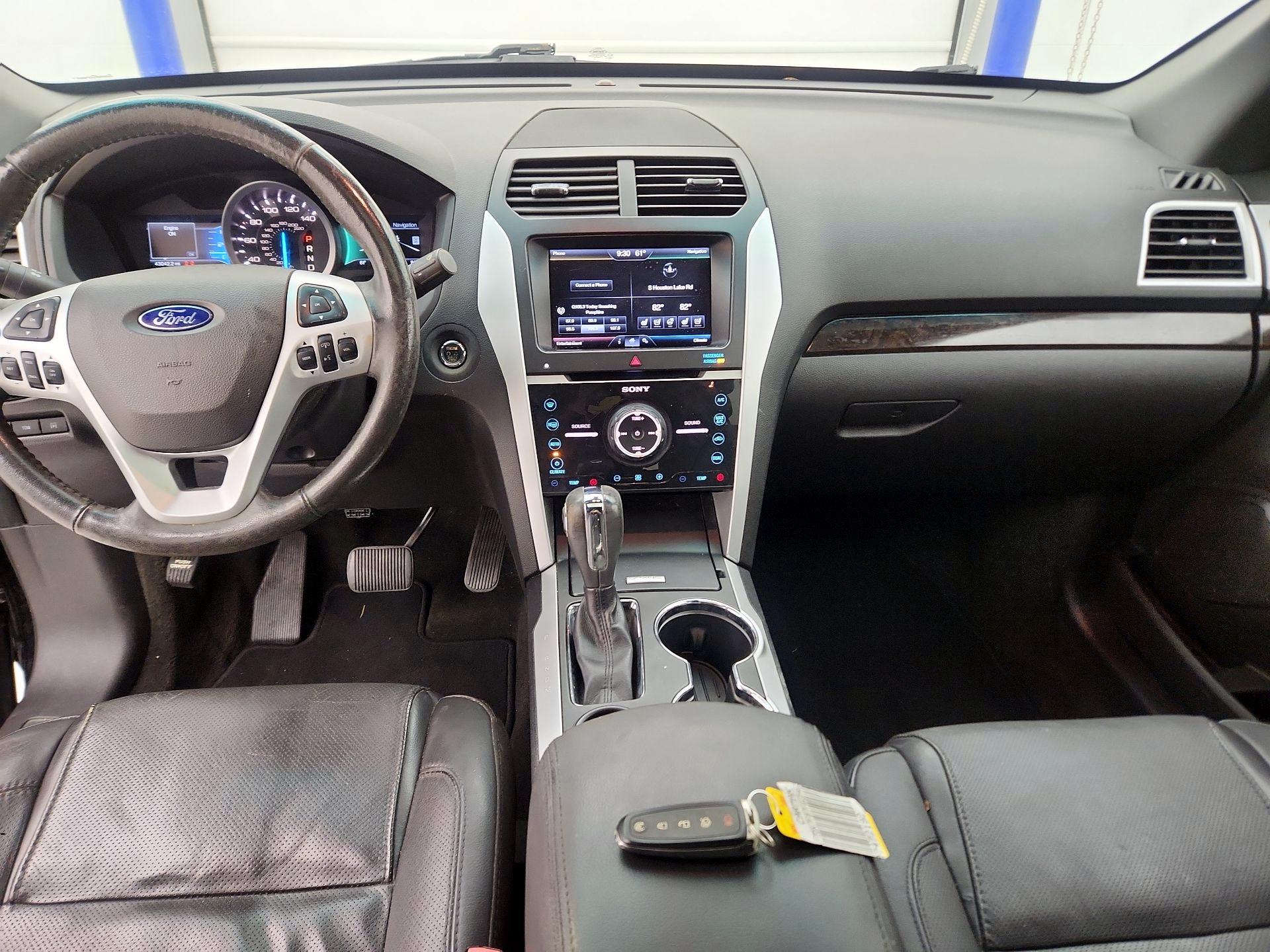 Thumbnail: 2015 Ford Explorer - 9