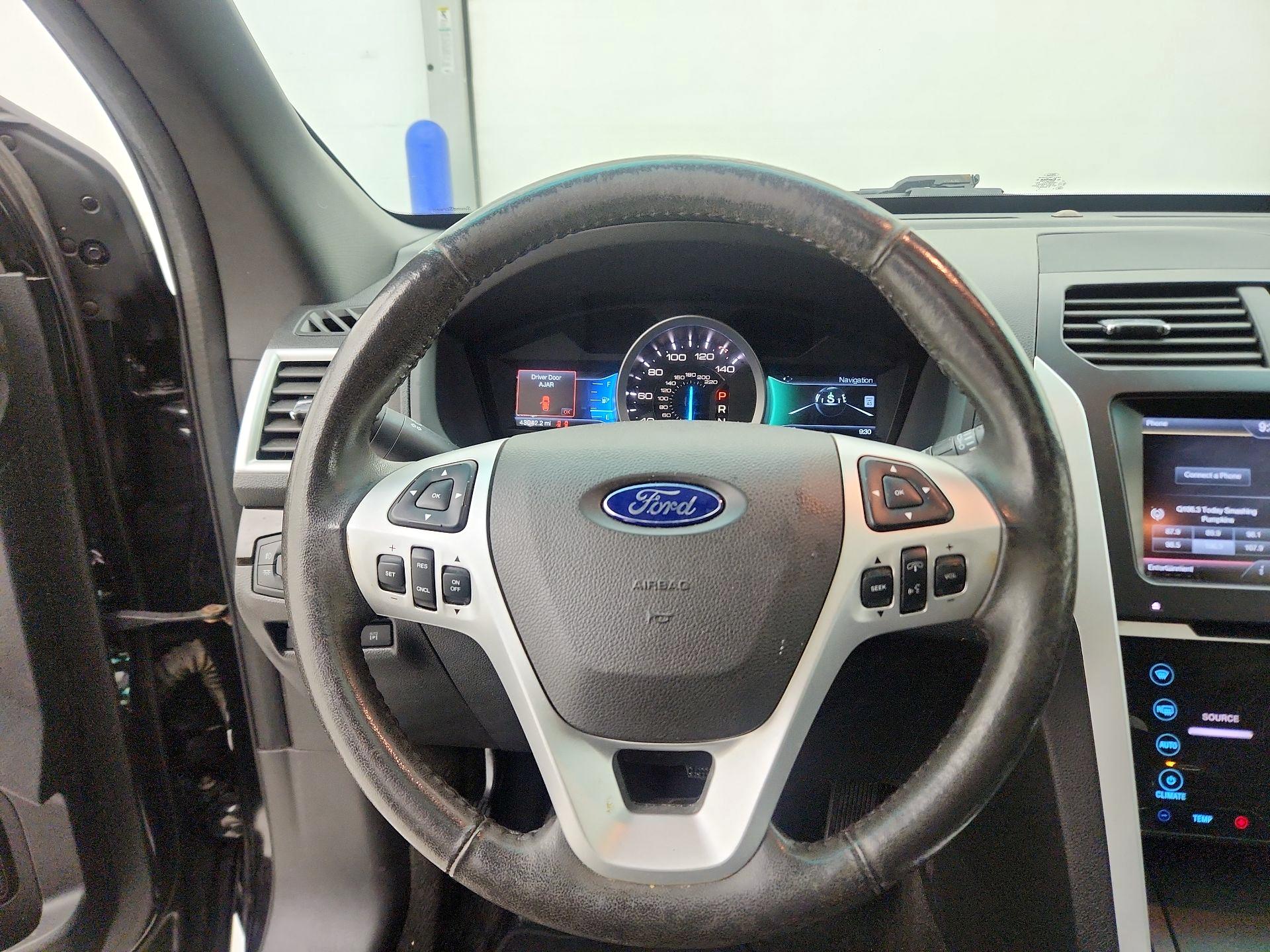 Thumbnail: 2015 Ford Explorer - 10