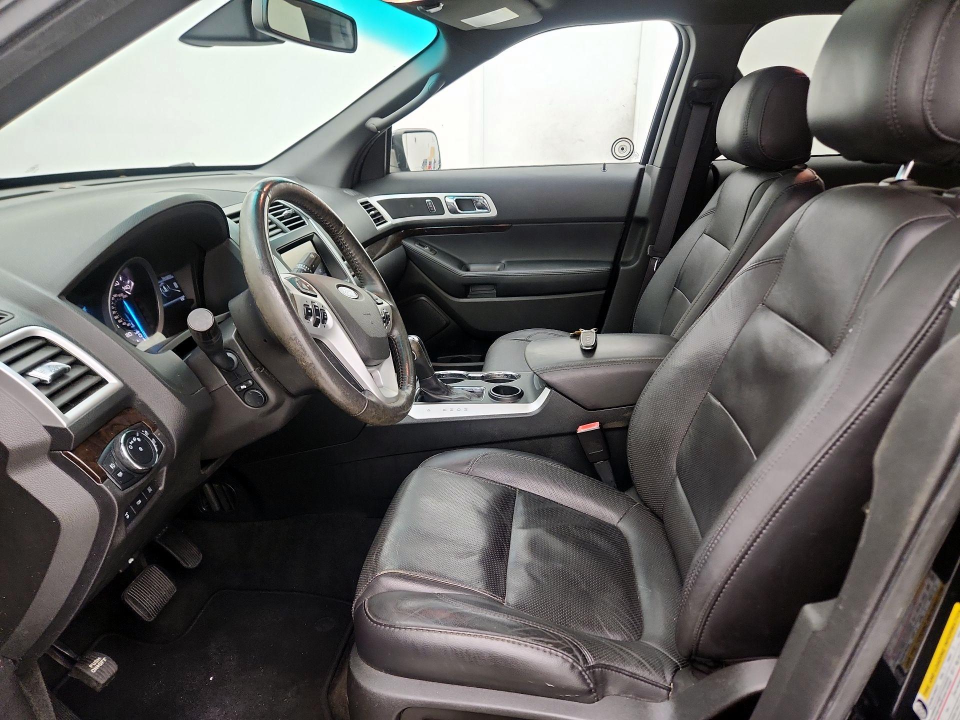 Thumbnail: 2015 Ford Explorer - 11