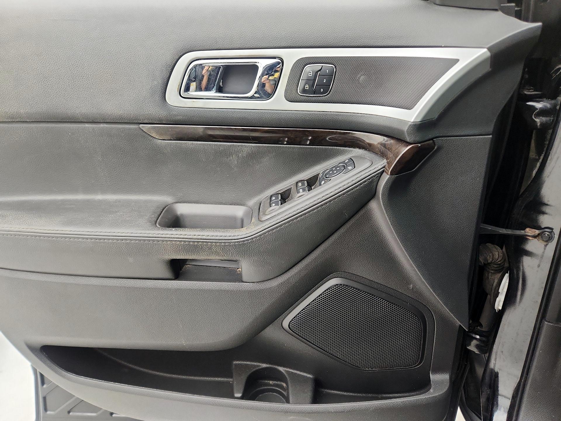 Thumbnail: 2015 Ford Explorer - 12