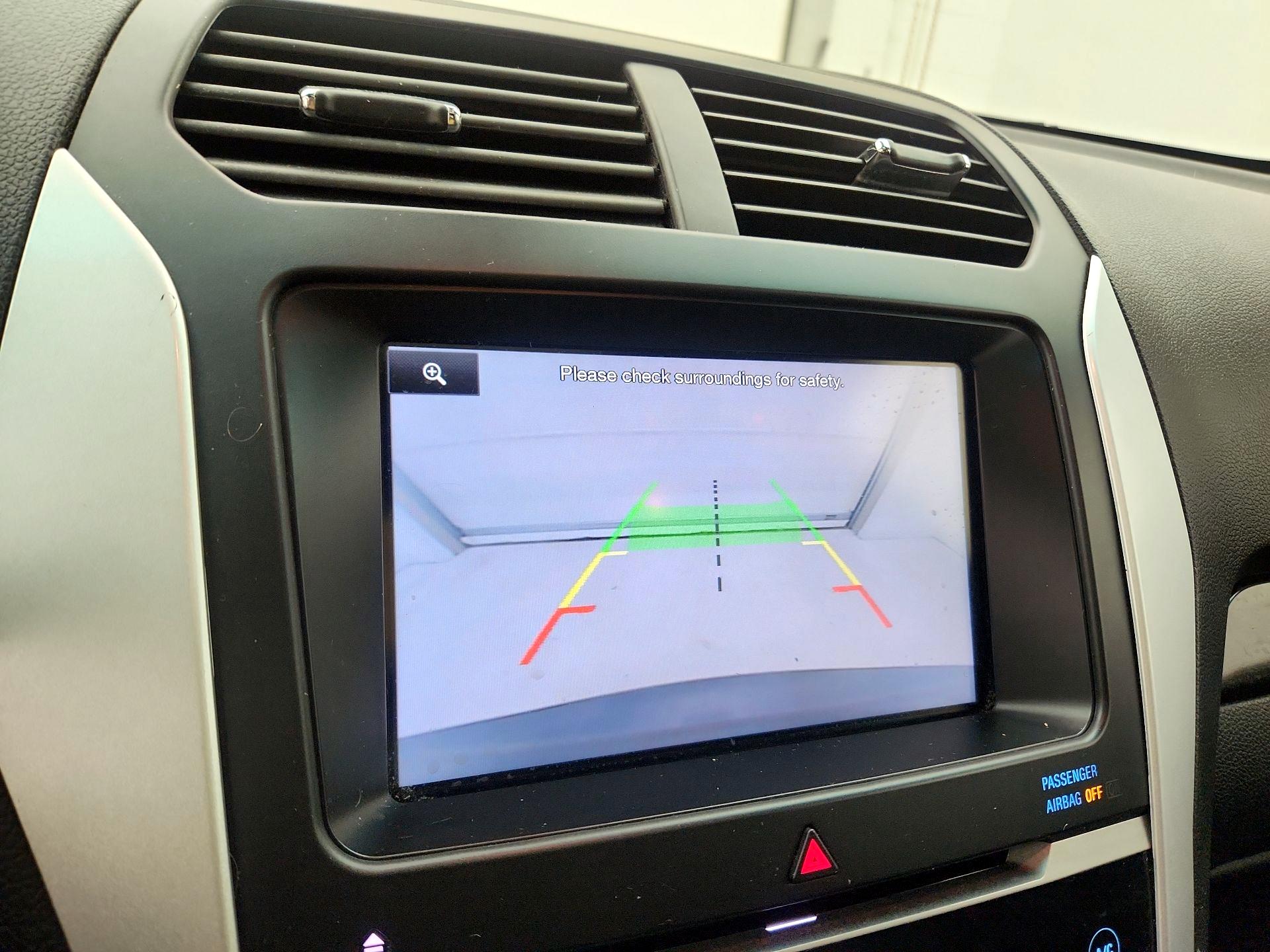 Thumbnail: 2015 Ford Explorer - 14