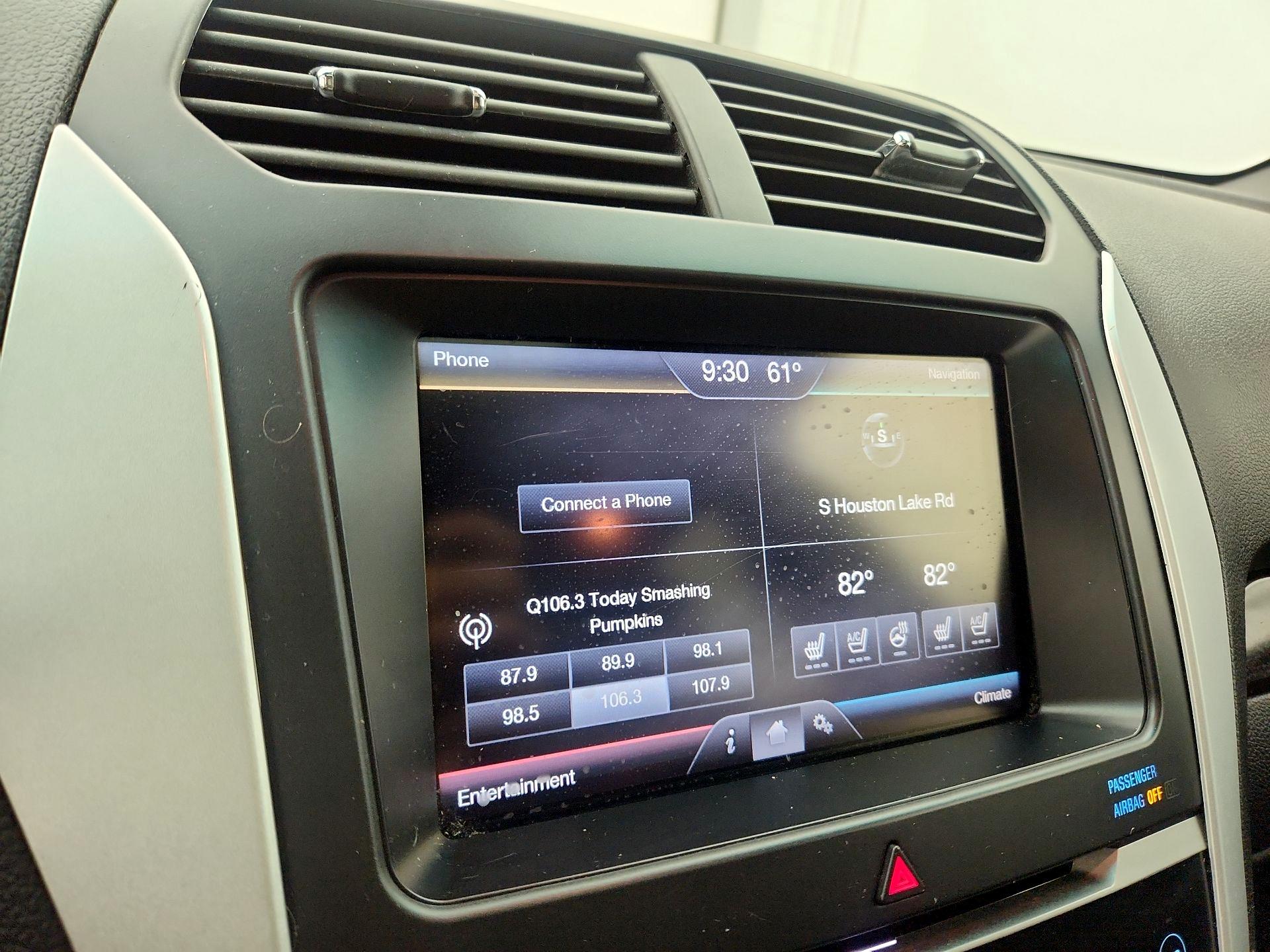 Thumbnail: 2015 Ford Explorer - 15