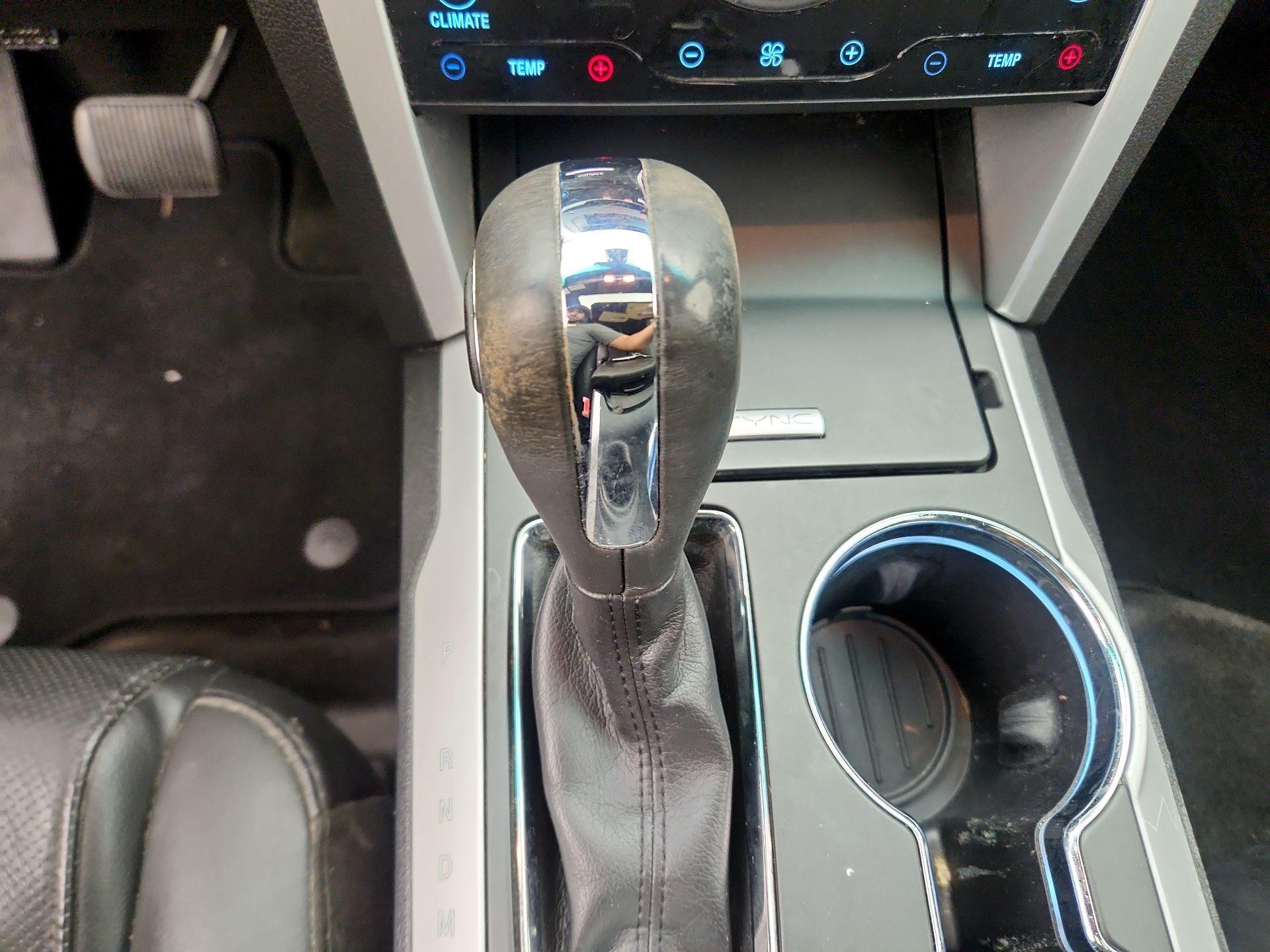 Thumbnail: 2015 Ford Explorer - 17