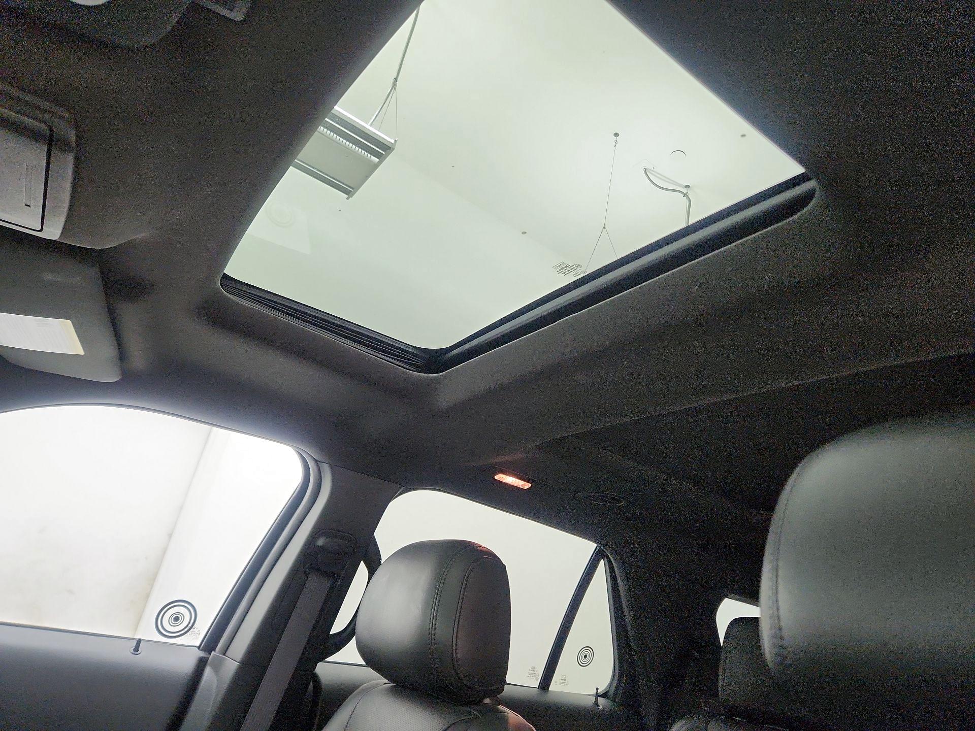 Thumbnail: 2015 Ford Explorer - 18