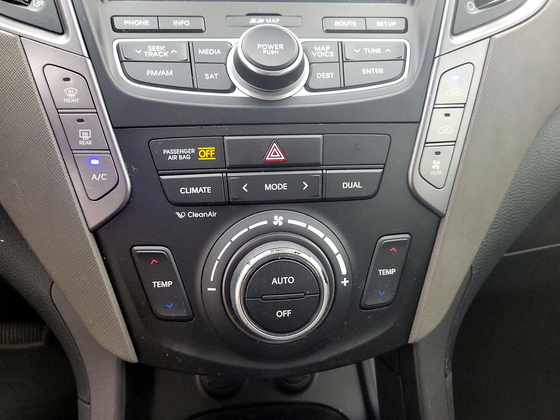 Thumbnail: 2014 Hyundai Santa Fe - 16