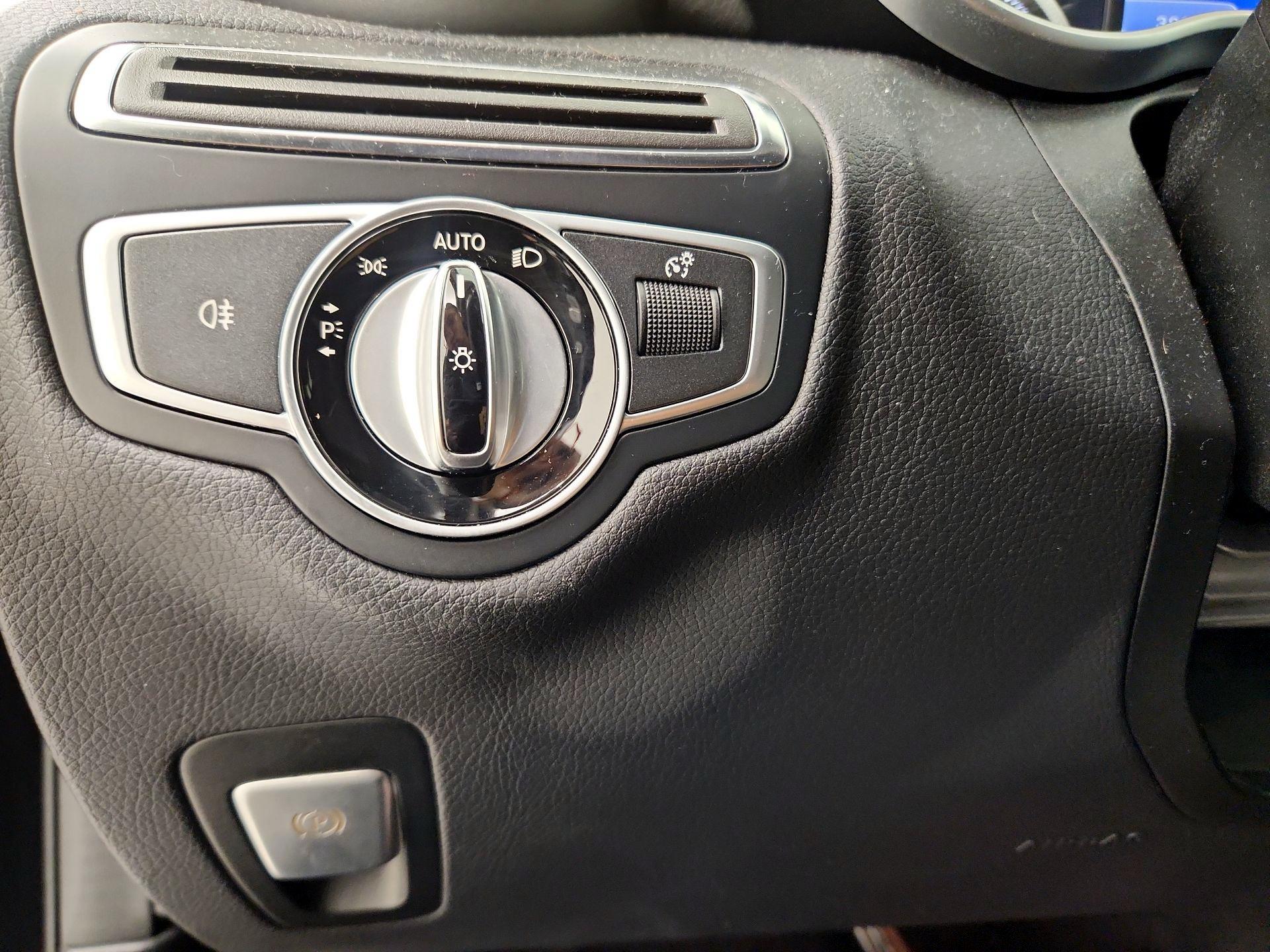Thumbnail: 2017 Mercedes-Benz C-Class - 13