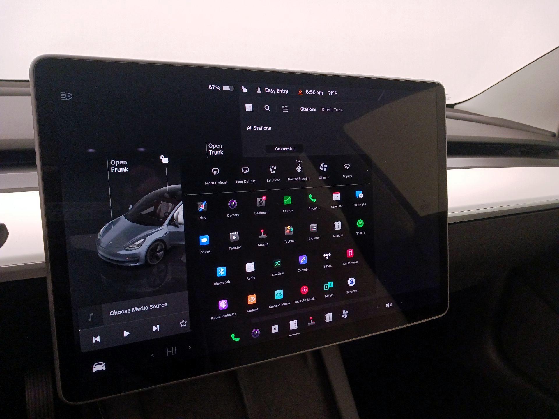 Thumbnail: 2022 Tesla Model 3 - 15