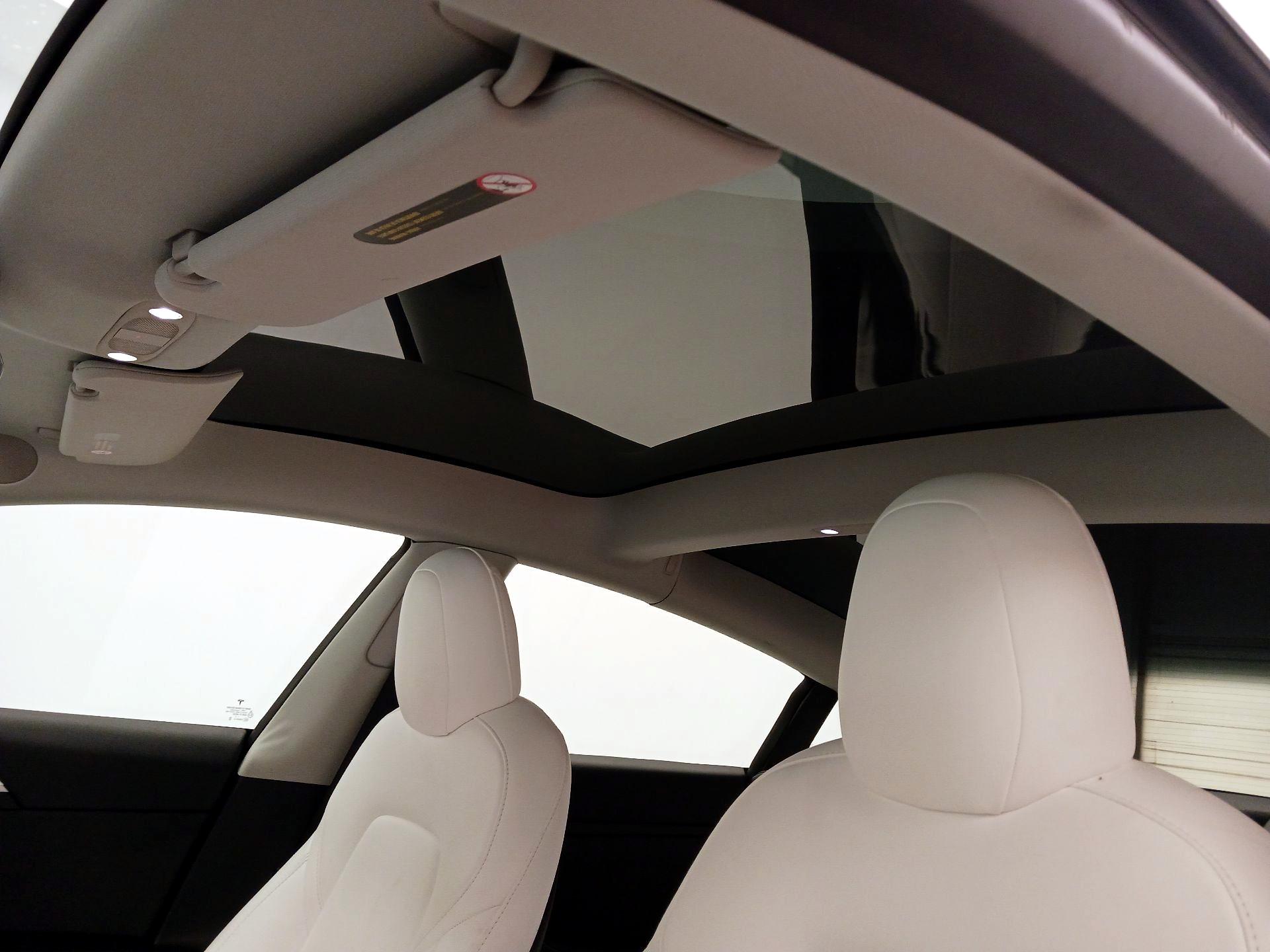 Thumbnail: 2022 Tesla Model 3 - 19