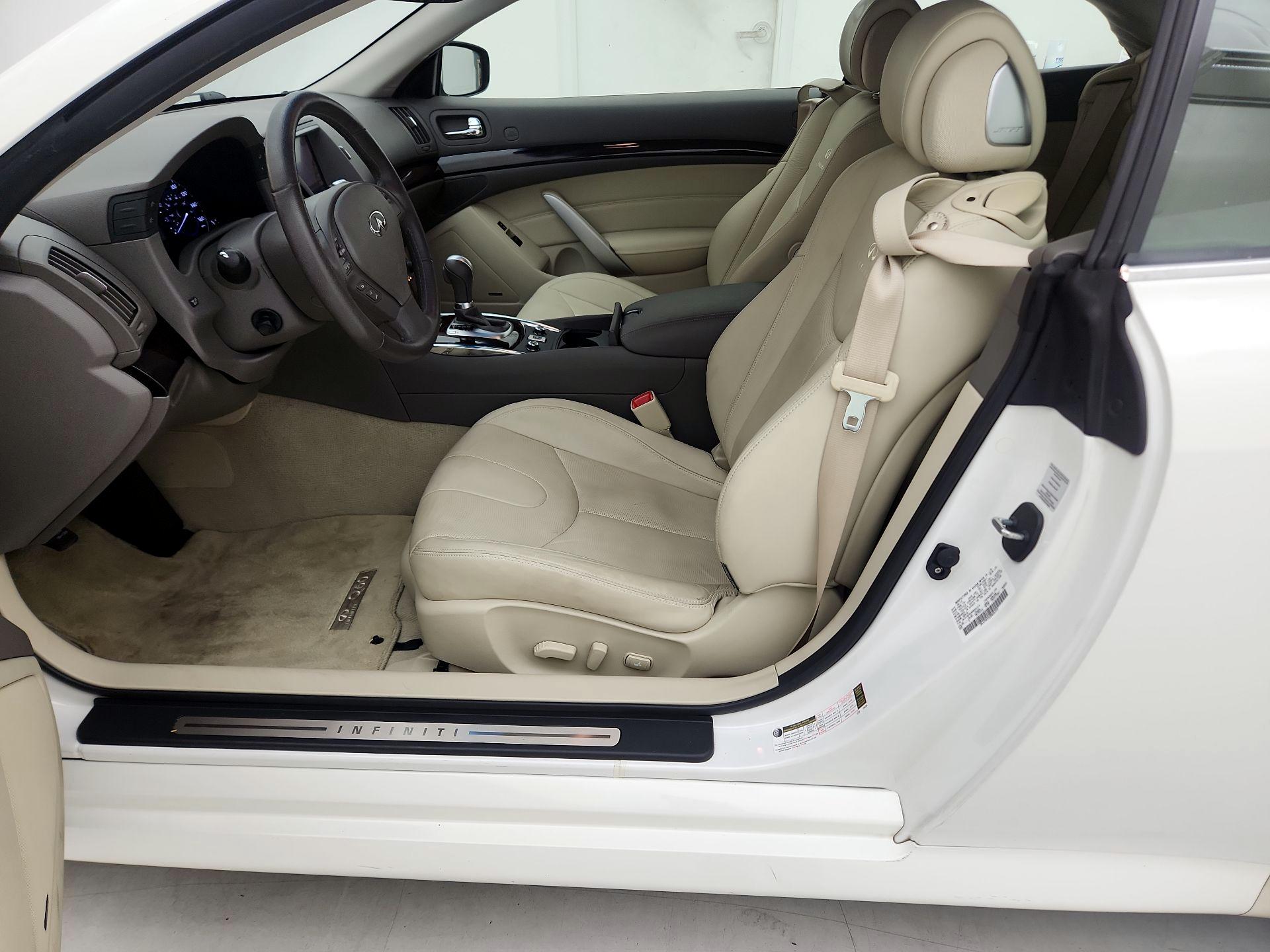 Thumbnail: 2014 INFINITI Q60 - 11