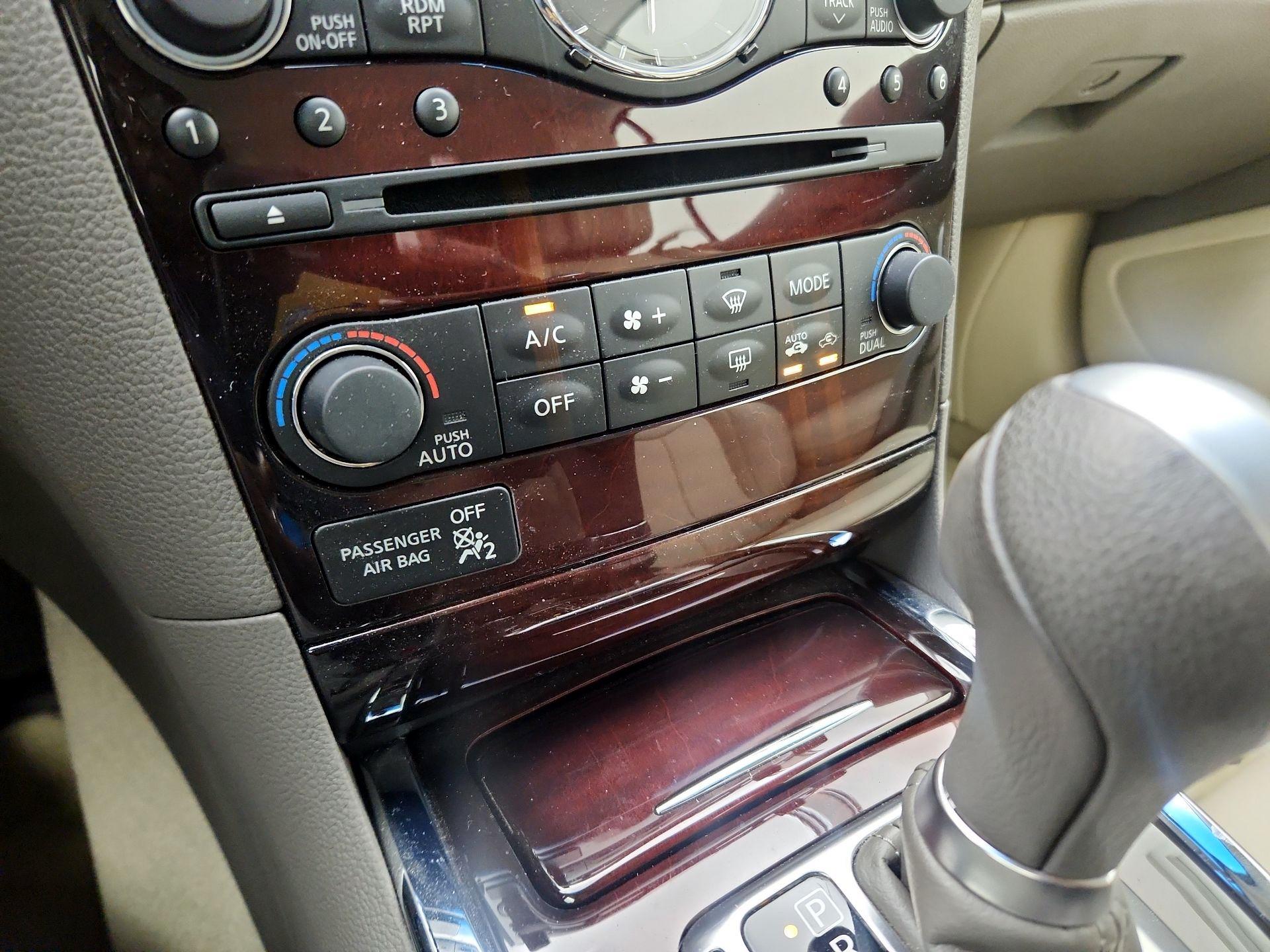 Thumbnail: 2014 INFINITI Q60 - 17
