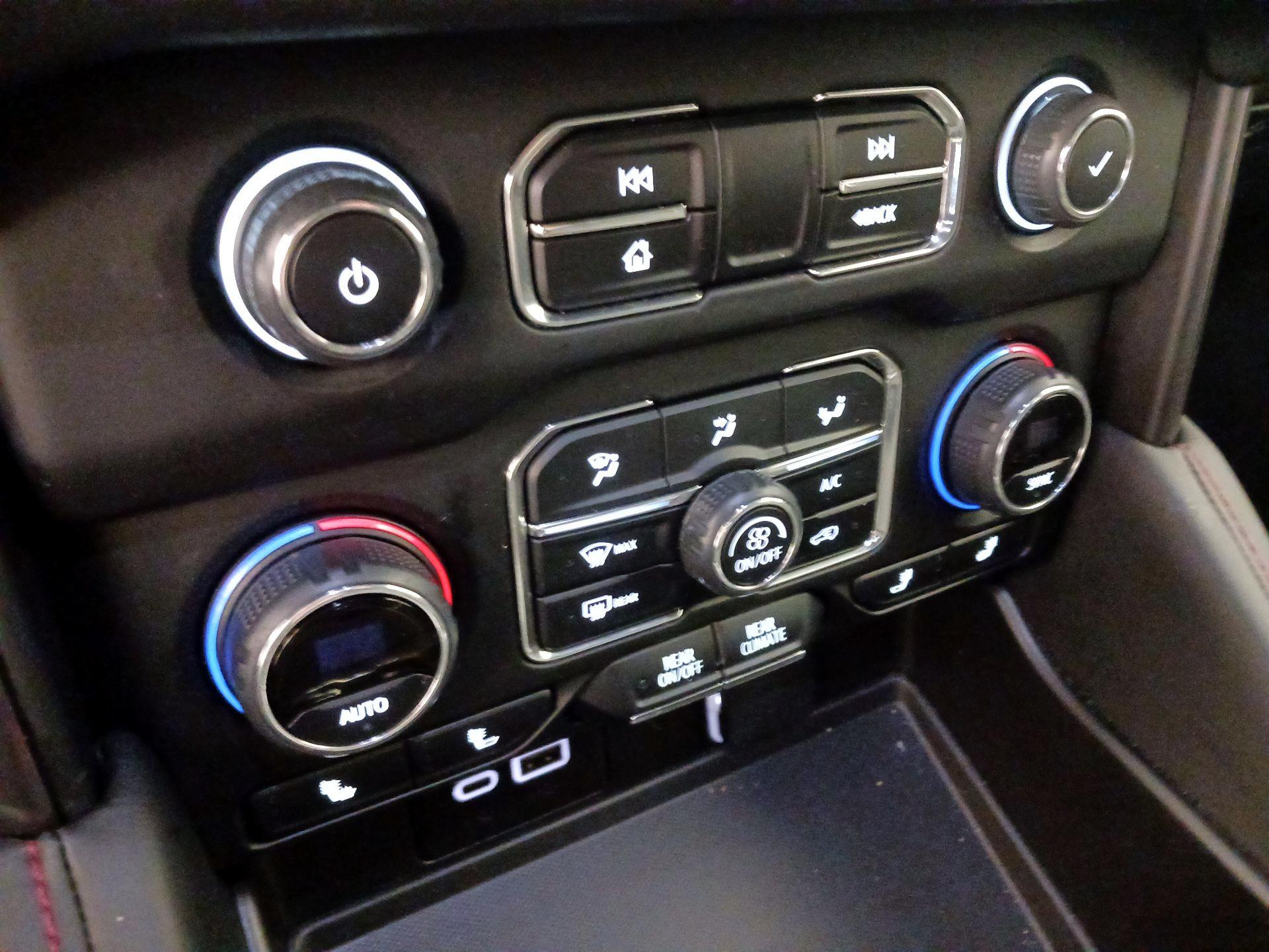 Thumbnail: 2024 Chevrolet Suburban - 16