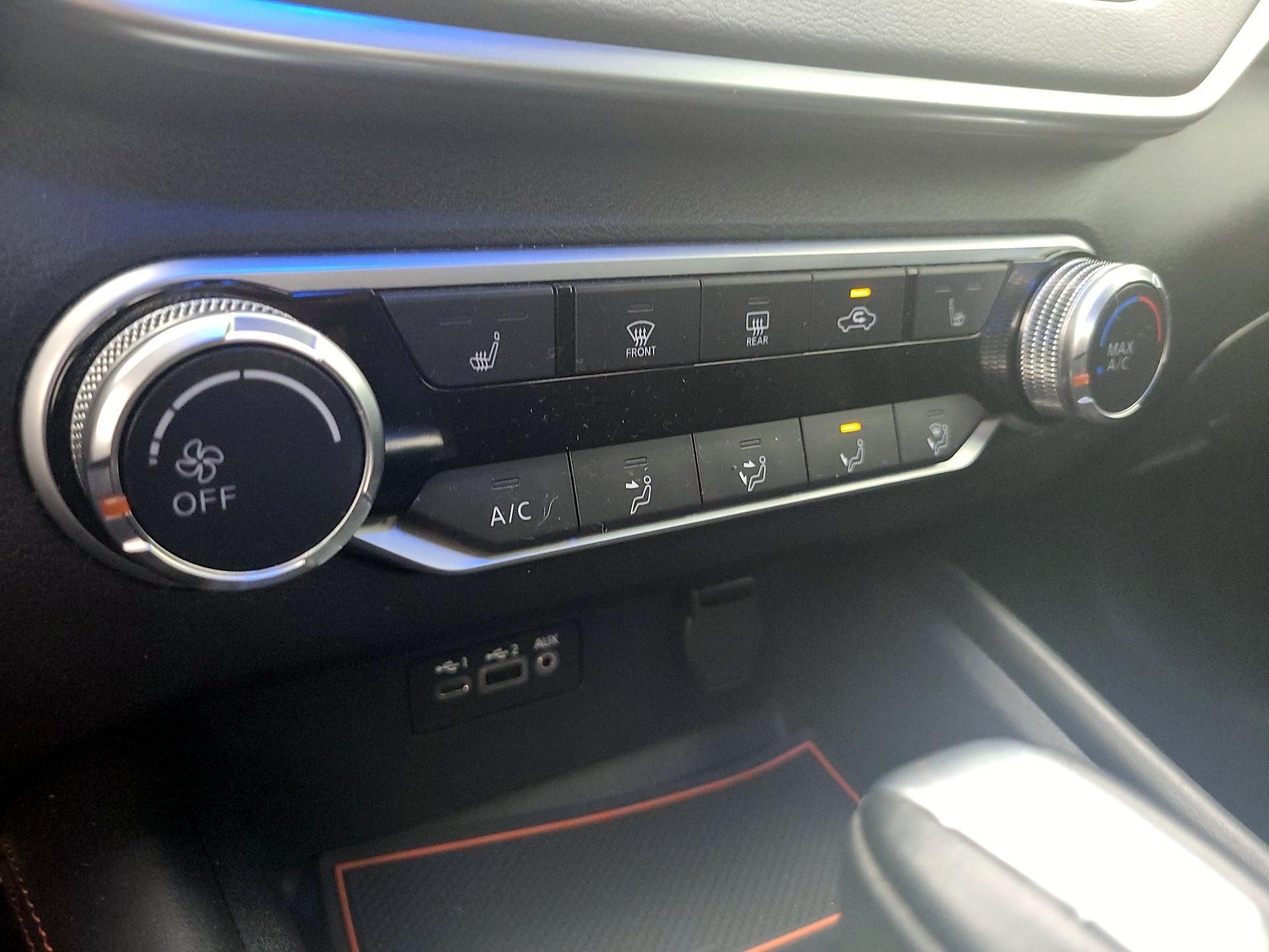 Thumbnail: 2019 Nissan Altima - 16