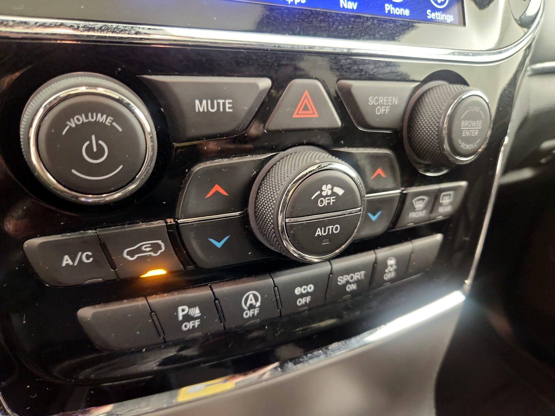 Thumbnail: 2021 Jeep Grand Cherokee - 17