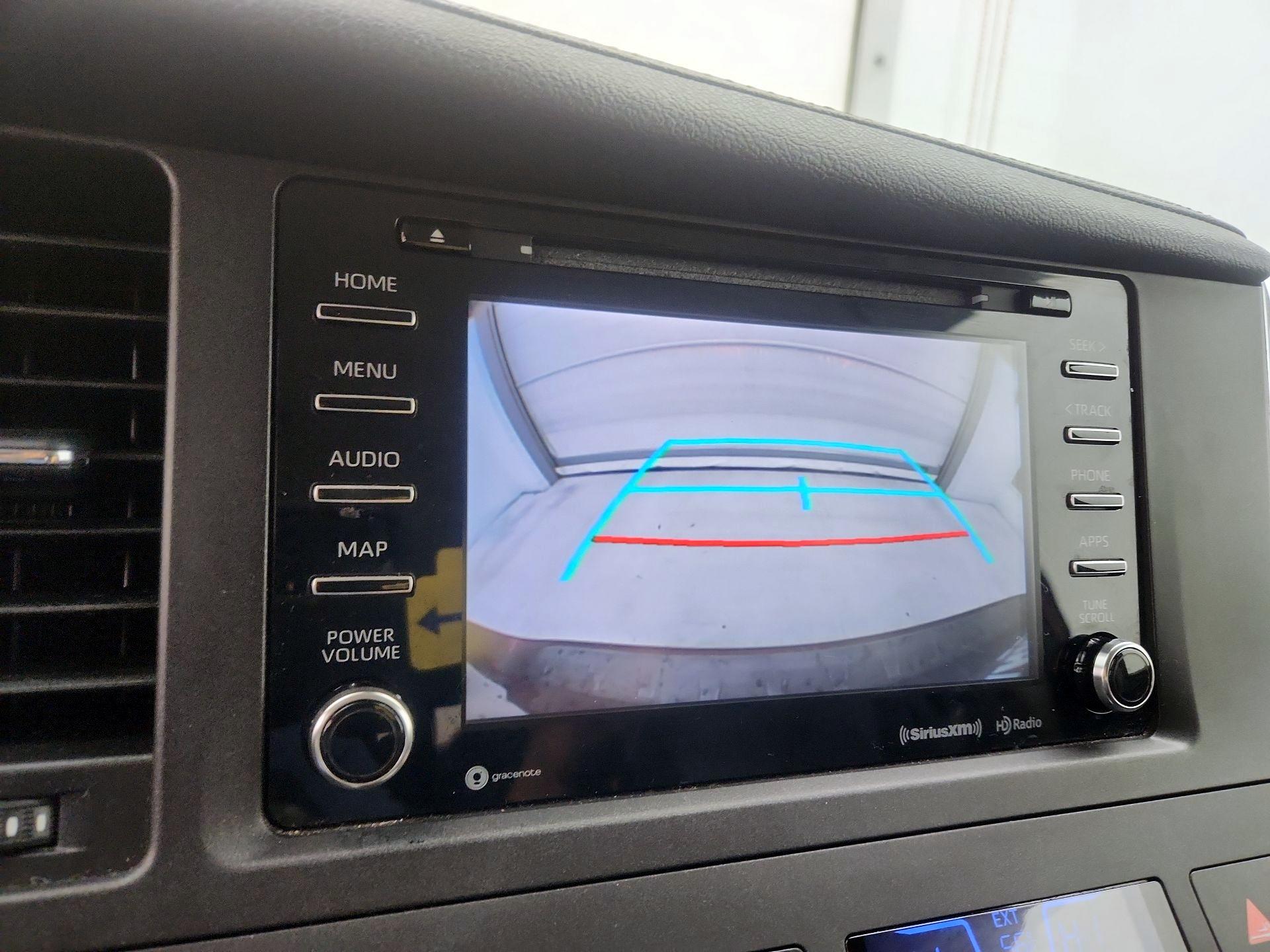 Thumbnail: 2019 Toyota Sienna - 14