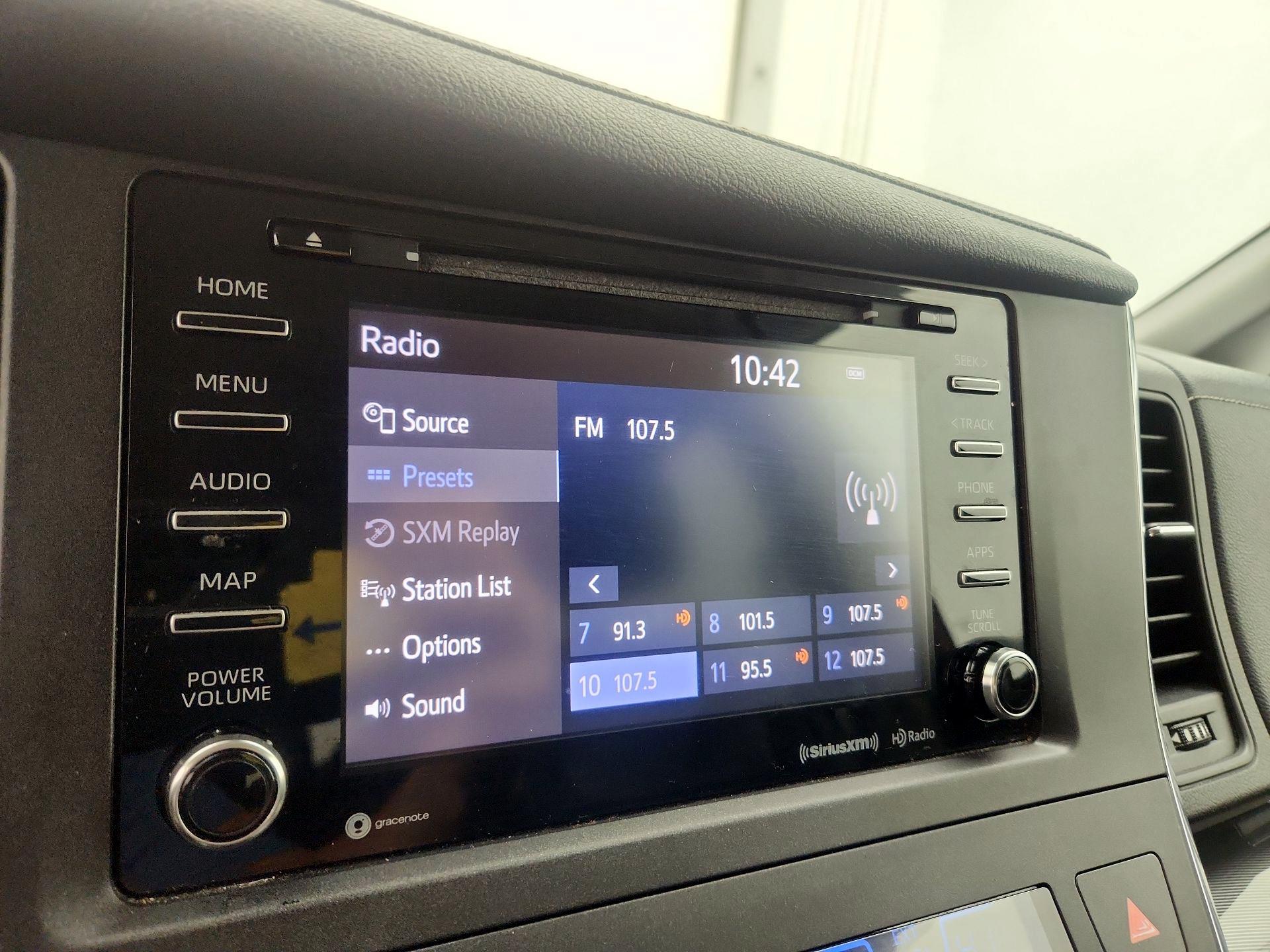 Thumbnail: 2019 Toyota Sienna - 15