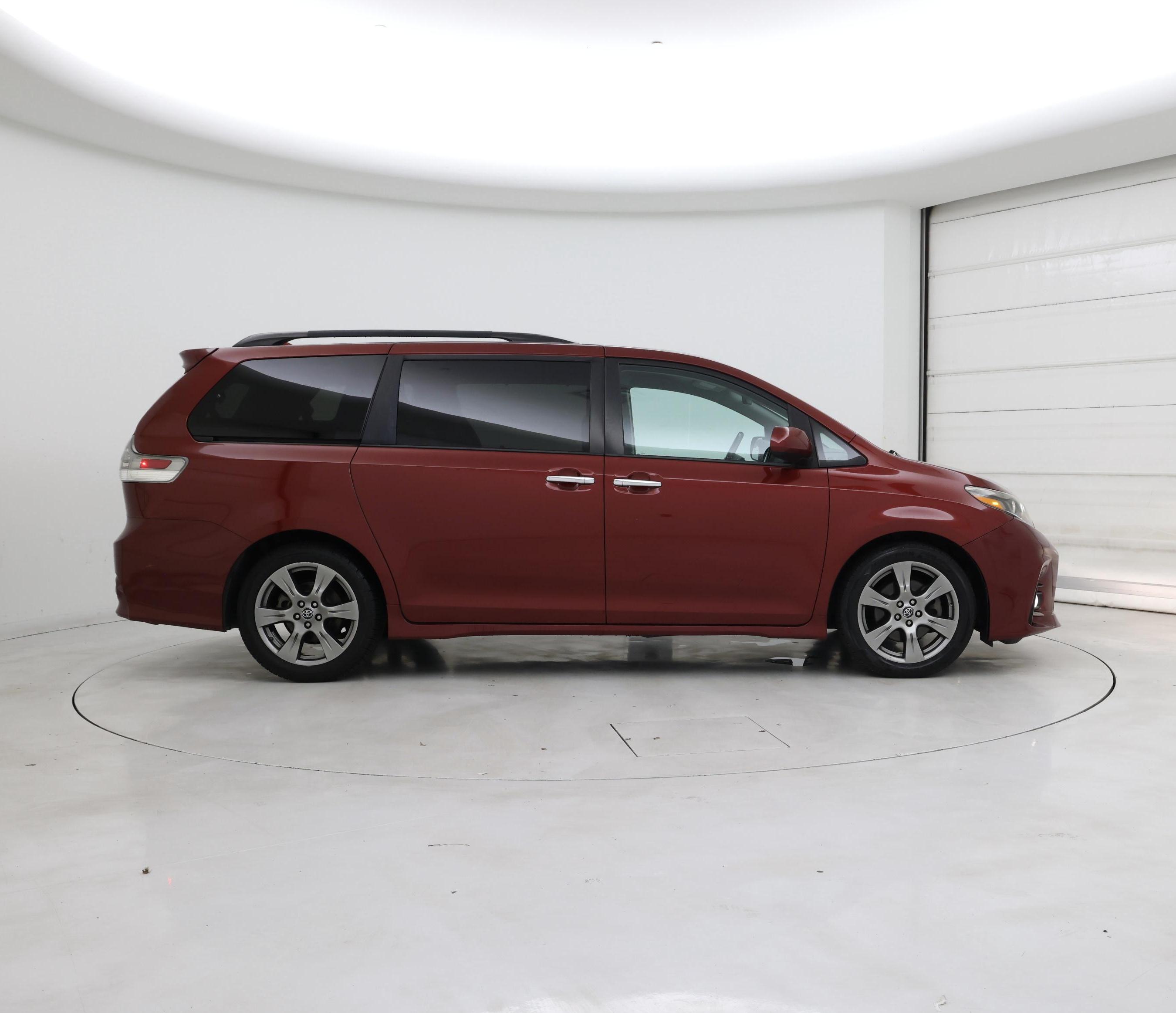Thumbnail: 2019 Toyota Sienna - 7