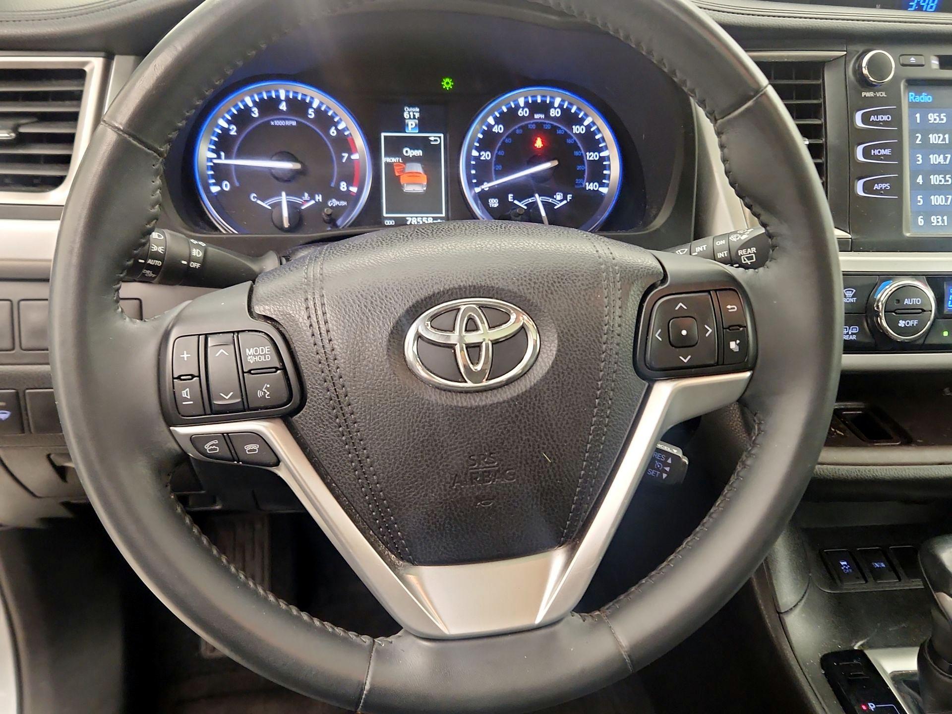 Thumbnail: 2016 Toyota Highlander - 10