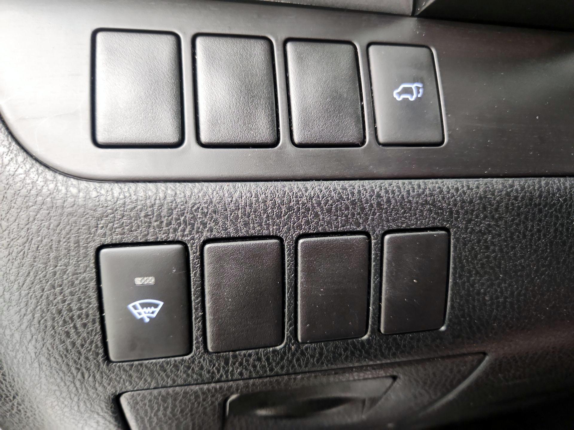 Thumbnail: 2016 Toyota Highlander - 13