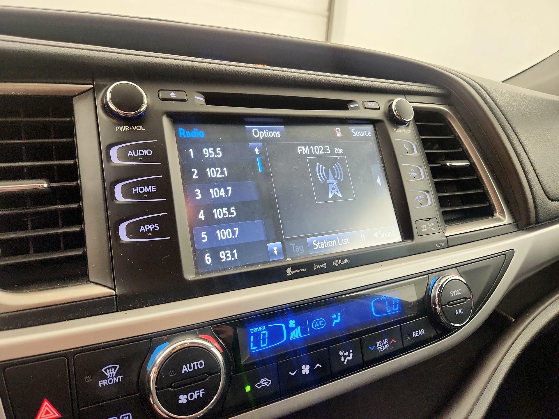 Thumbnail: 2016 Toyota Highlander - 15