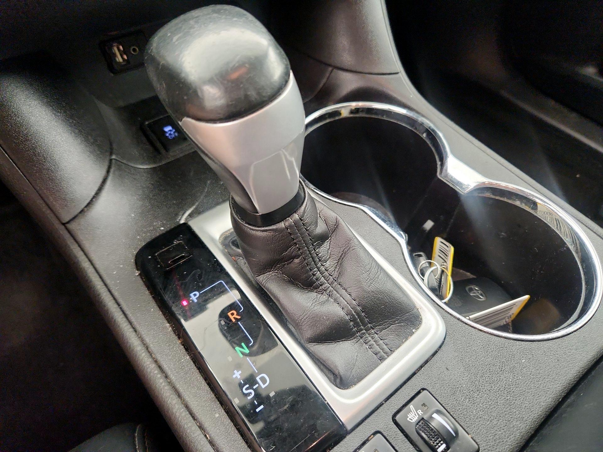 Thumbnail: 2016 Toyota Highlander - 17