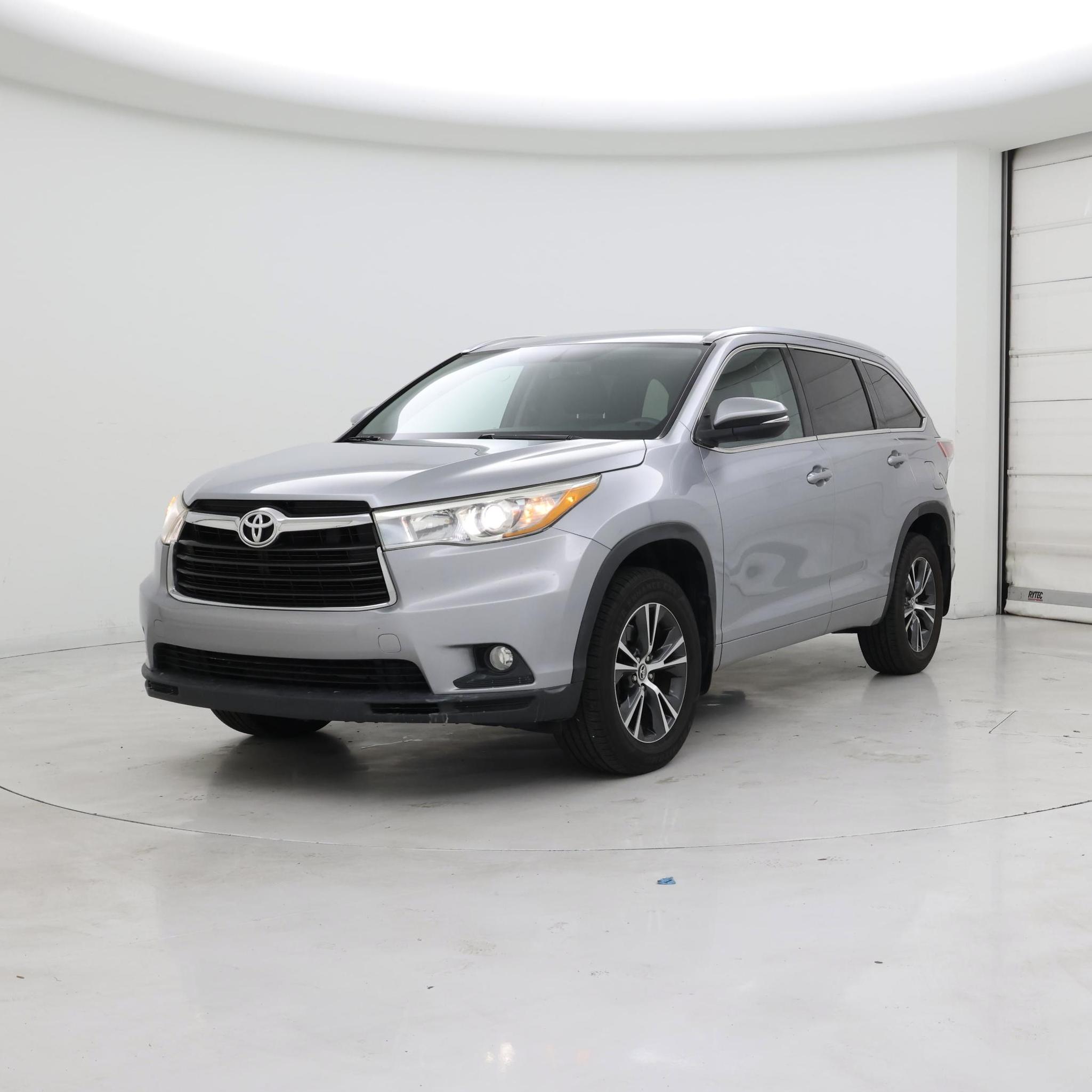 Thumbnail: 2016 Toyota Highlander - 4