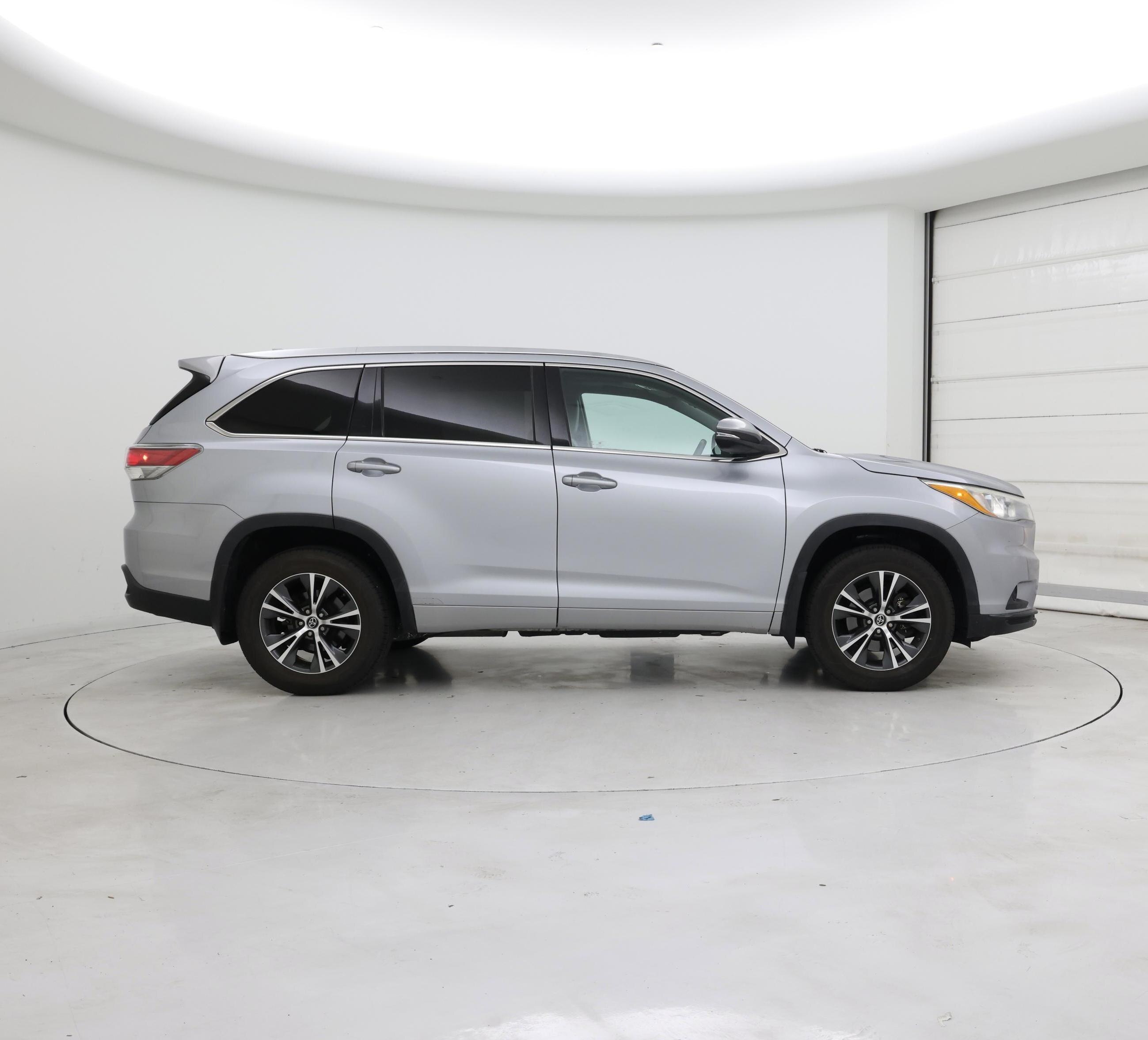 Thumbnail: 2016 Toyota Highlander - 7