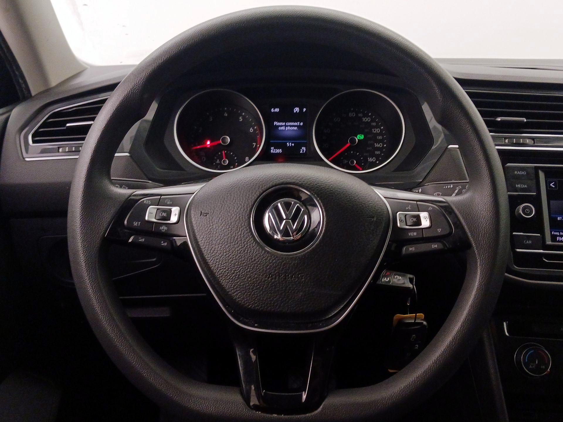 Thumbnail: 2019 Volkswagen Tiguan - 10