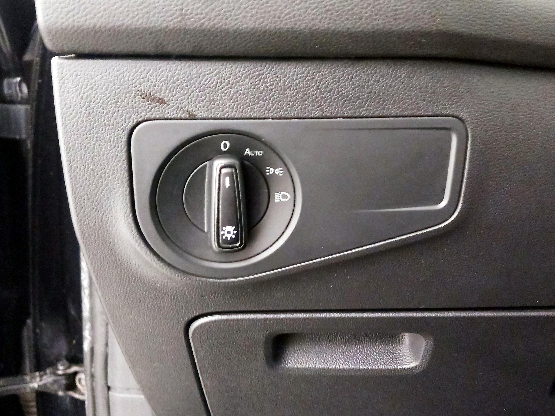 Thumbnail: 2019 Volkswagen Tiguan - 13