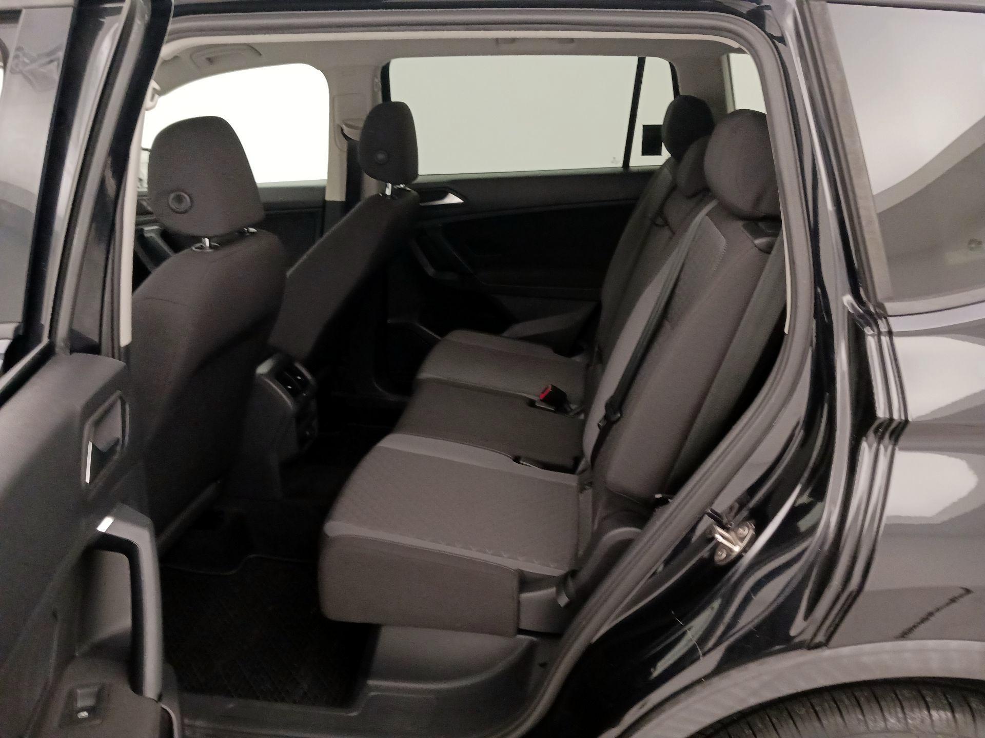 Thumbnail: 2019 Volkswagen Tiguan - 19