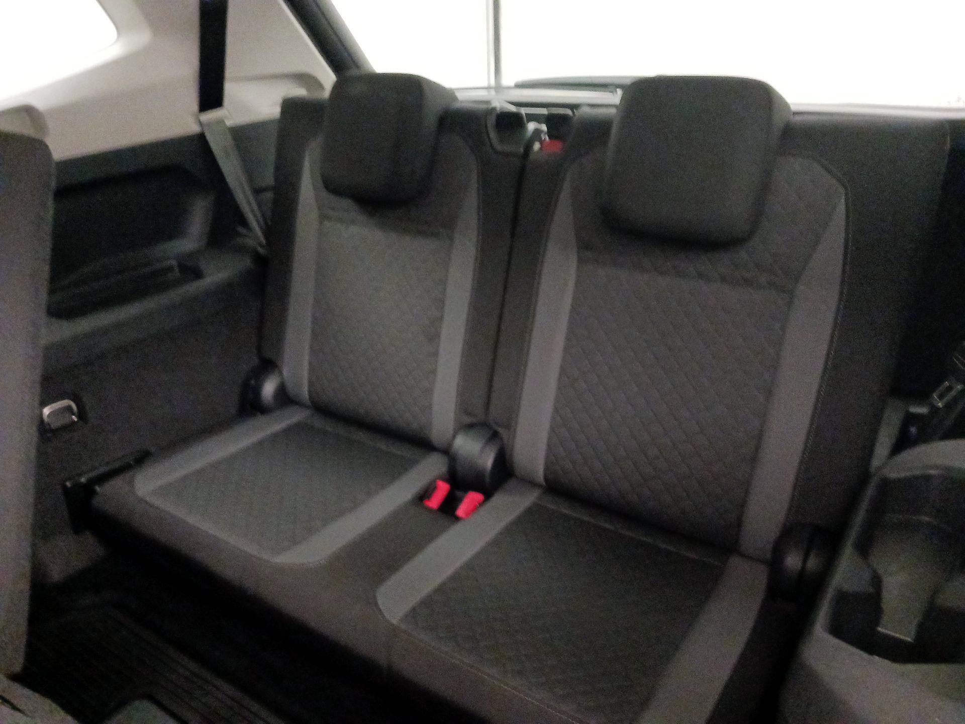 Thumbnail: 2019 Volkswagen Tiguan - 20