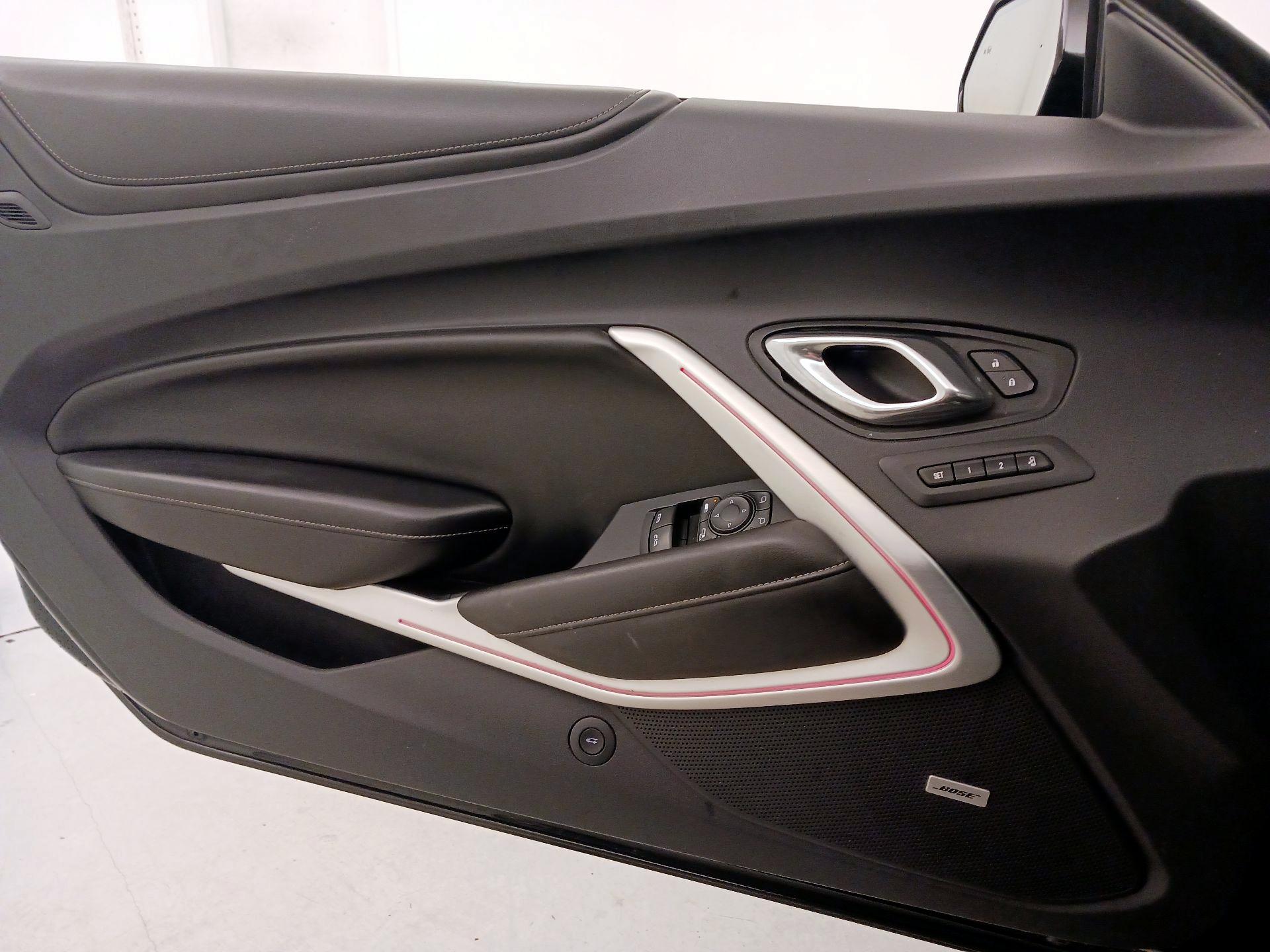 Thumbnail: 2018 Chevrolet Camaro - 12