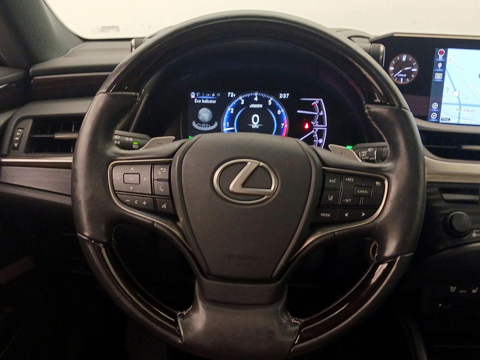 Thumbnail: 2019 Lexus ES - 10