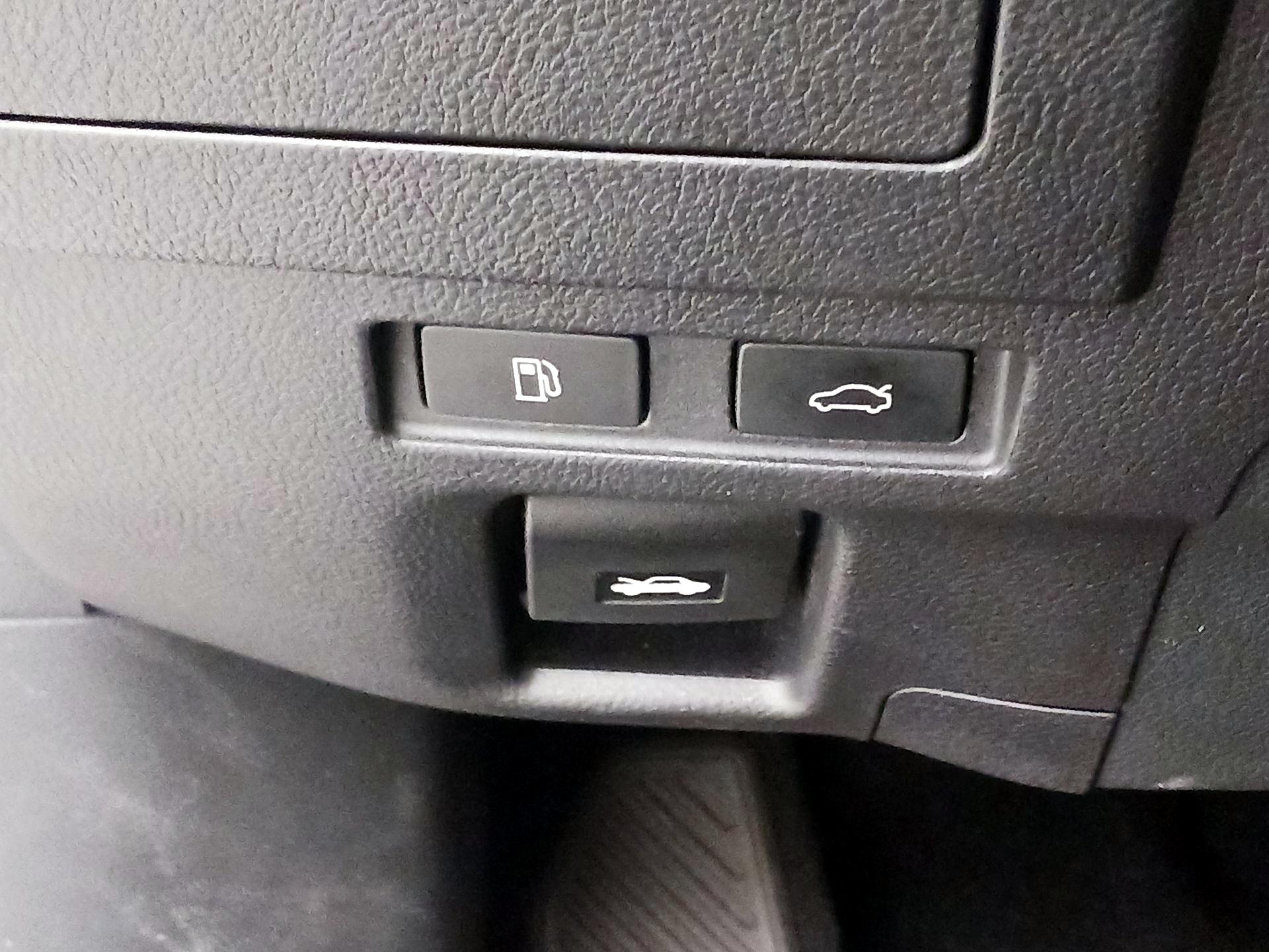 Thumbnail: 2019 Lexus ES - 13