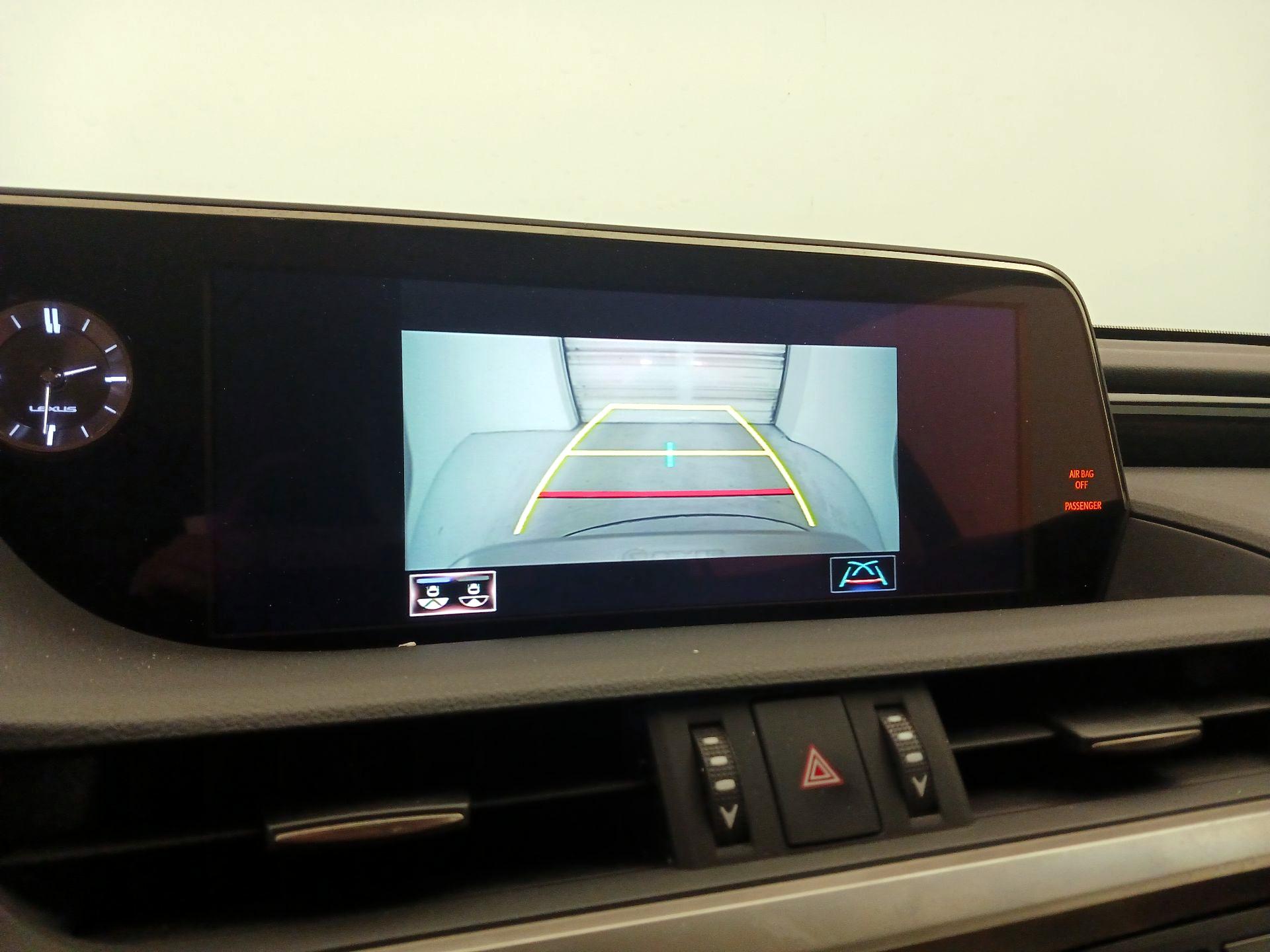 Thumbnail: 2019 Lexus ES - 15