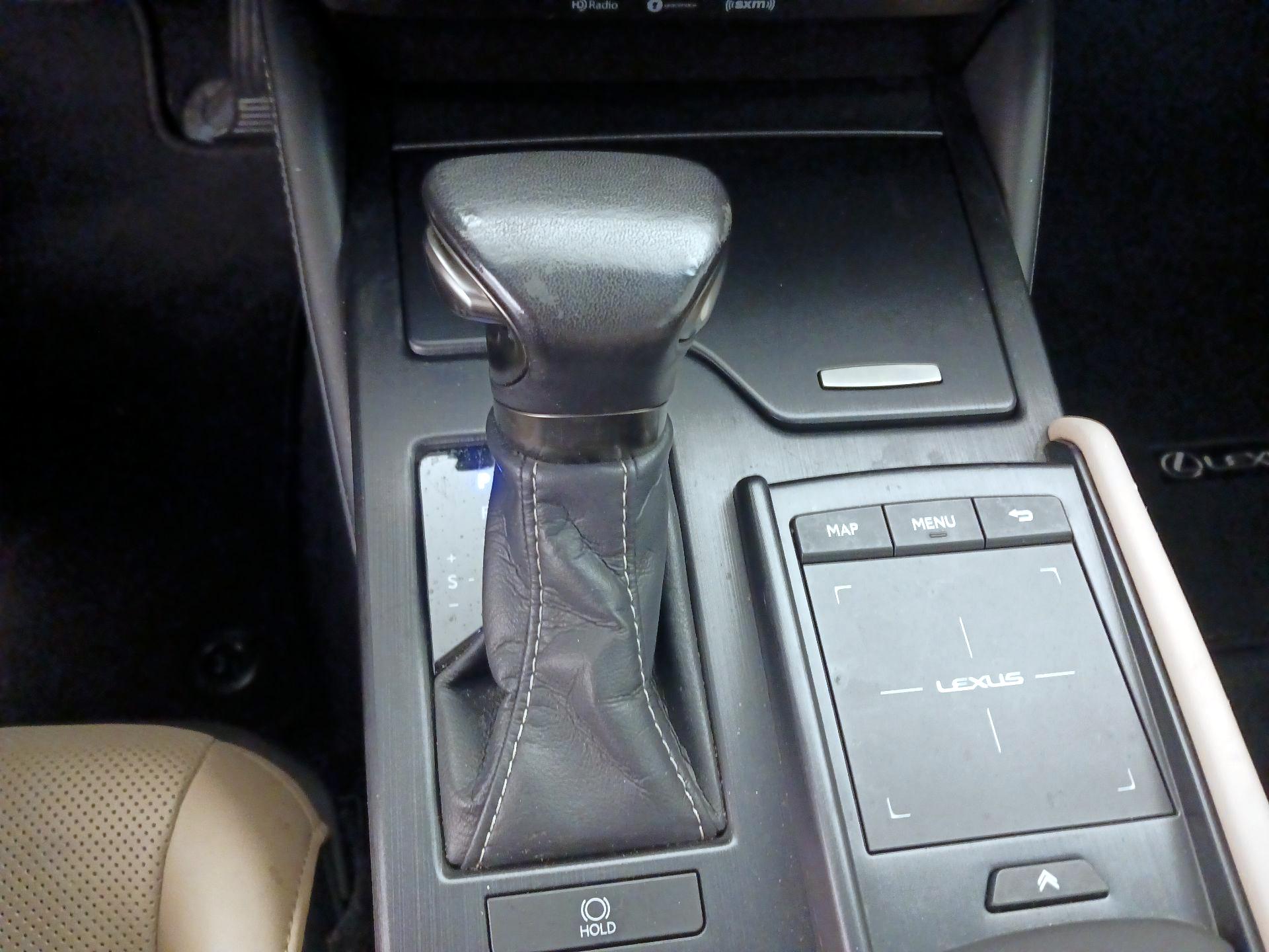 Thumbnail: 2019 Lexus ES - 18